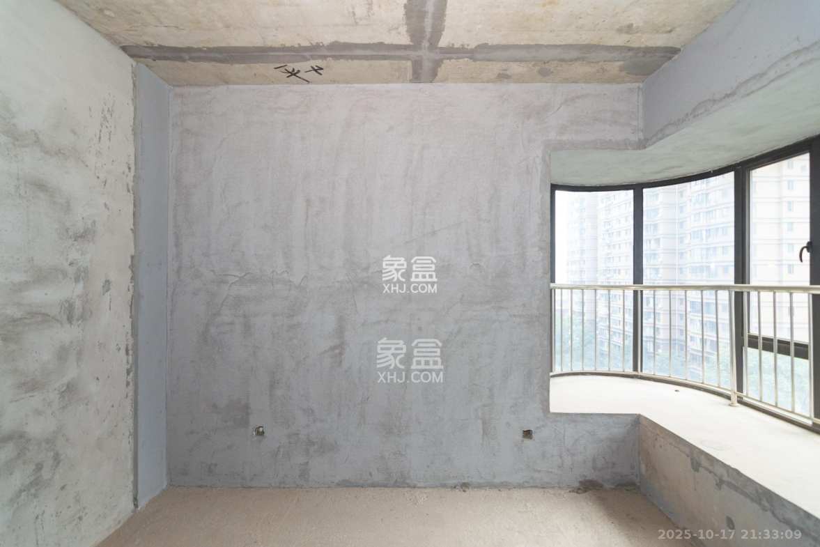 润和长郡(润和紫郡二三期) 3室2厅1卫 70.0万 润和长郡(润和紫郡二三期) 3室2厅1卫 70.0万卧室