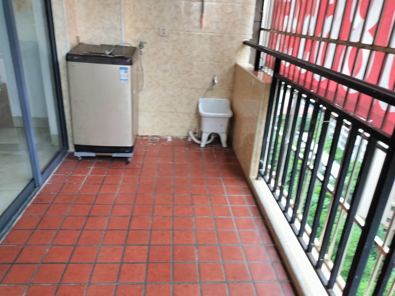 滨江新苑（一期A区）  3室2厅1卫    2800.0元/月室内图