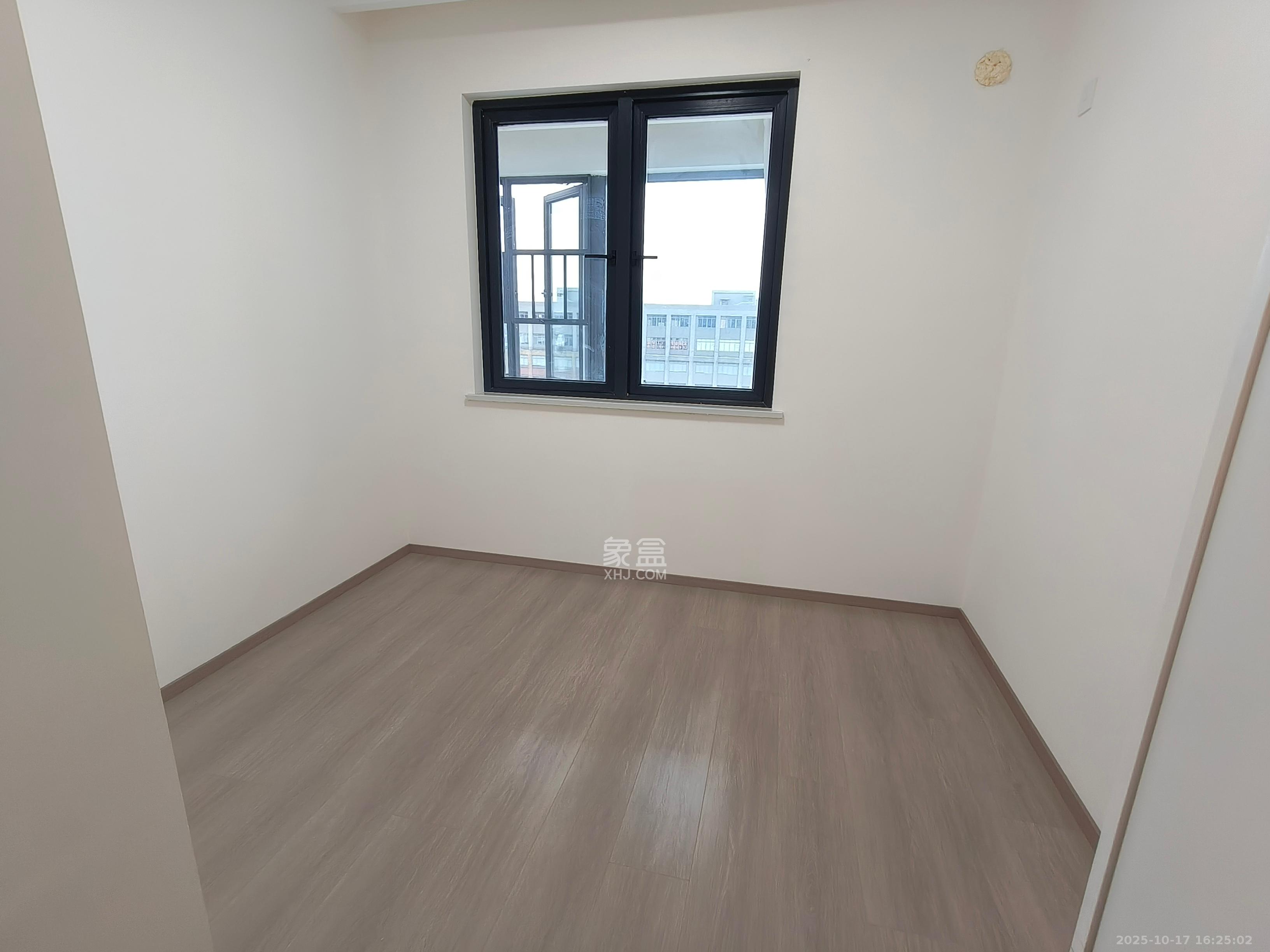 华远碧桂园海蓝城二期  3室2厅2卫    2600.0元/月室内图