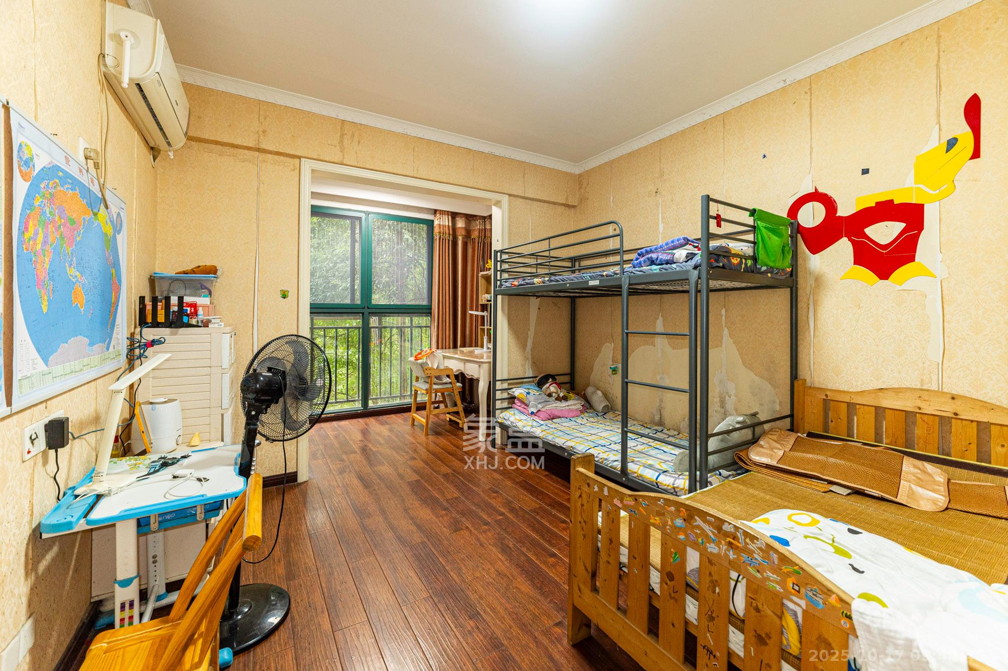 筑梦佳园  4室2厅2卫    99.8万卧室