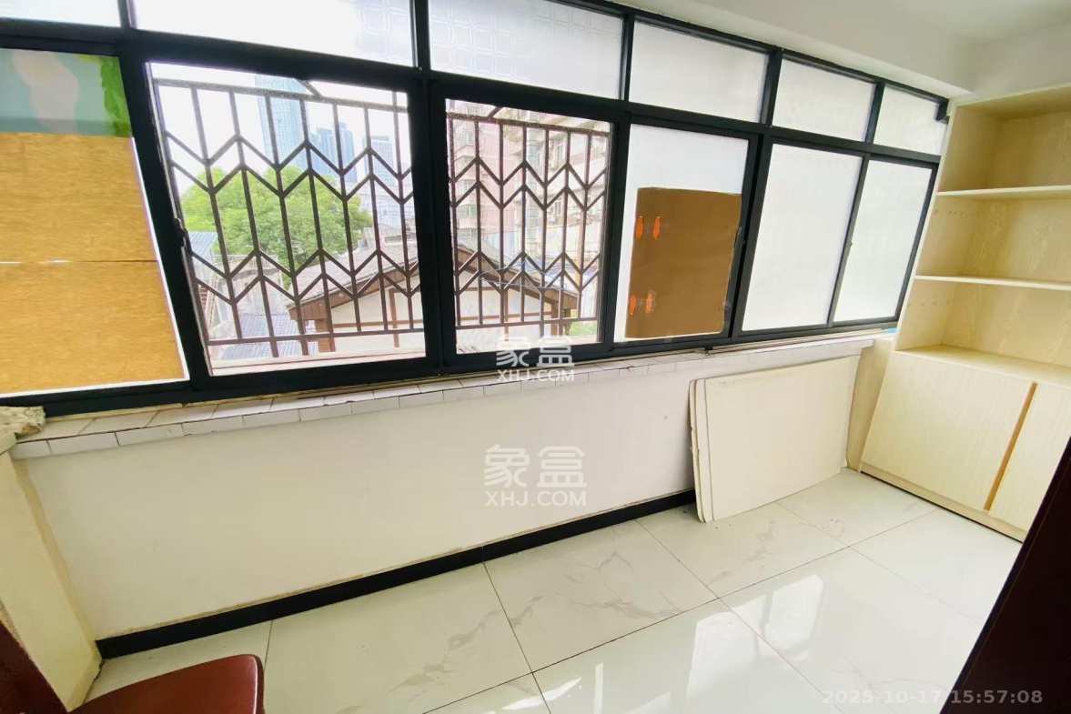 东文庙坪 2室2厅1卫 2500.0元/月 东文庙坪 2室2厅1卫 2500.0元/月室内图