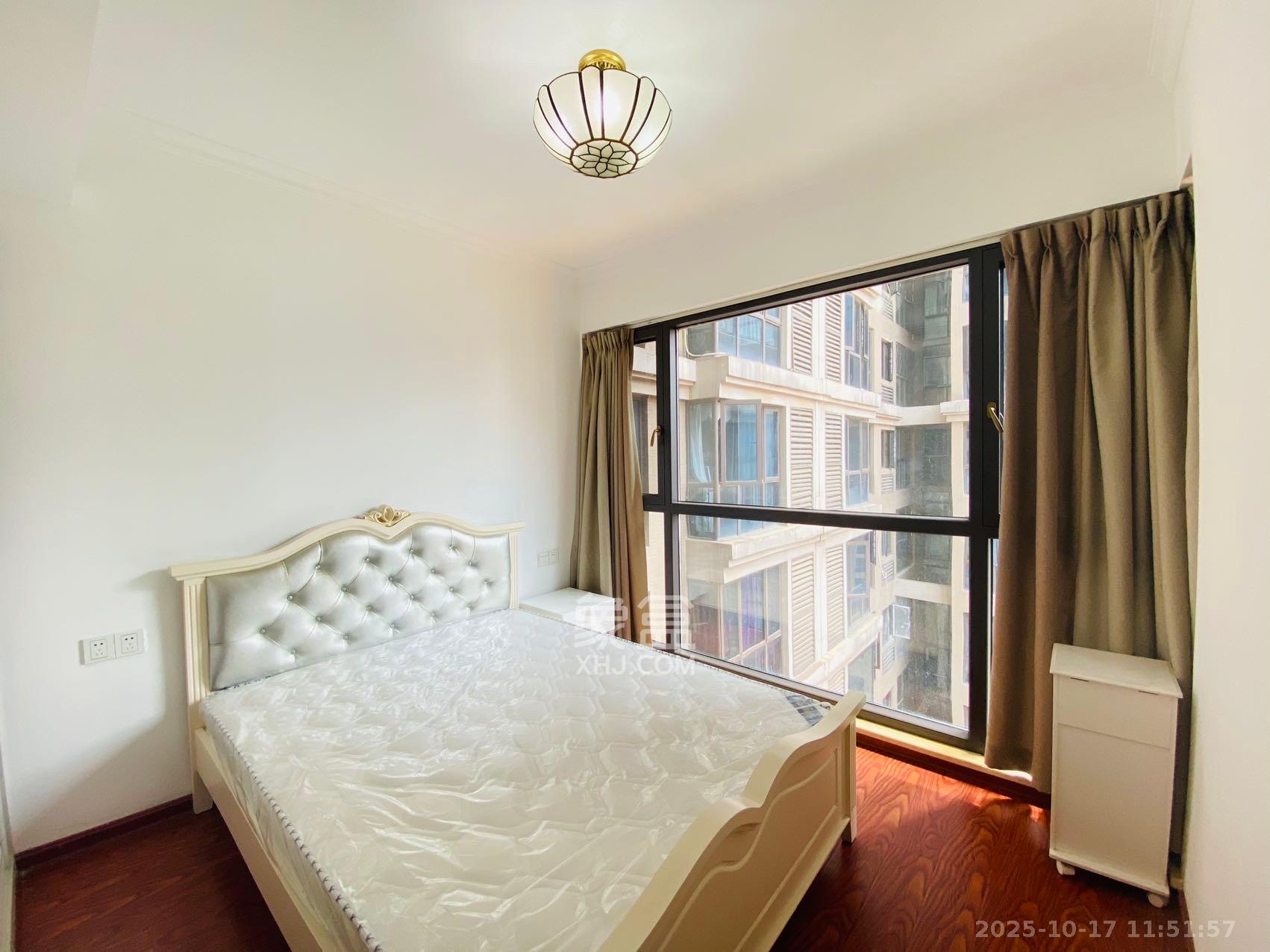 海洋半岛(月珑湾)  3室2厅1卫    2600.0元/月 海洋半岛(月珑湾)  3室2厅1卫    2600.0元/月室内图