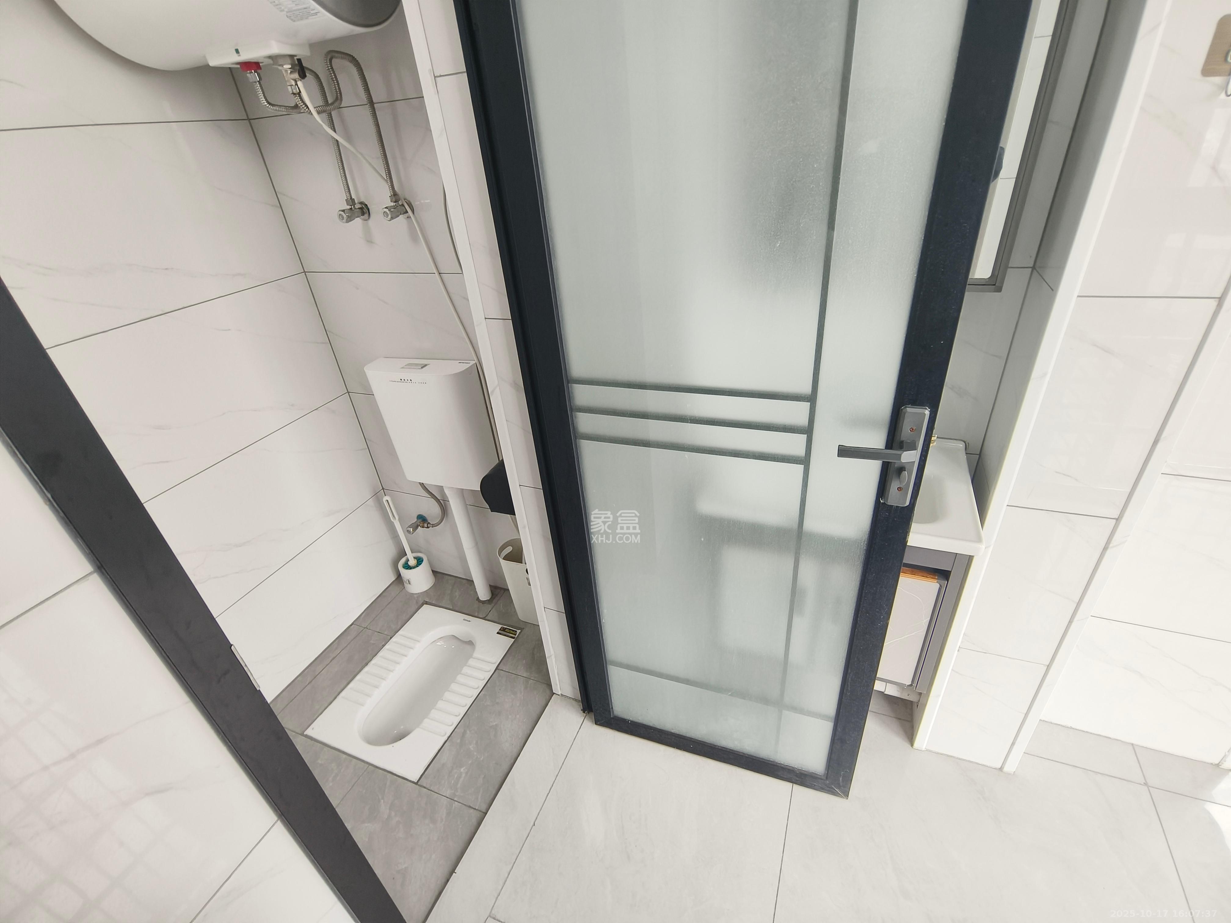 和润园三期  1室1厅1卫    1900.0元/月室内图