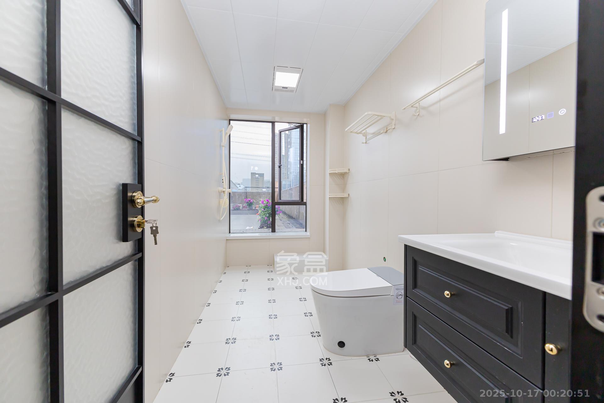 润和又一城  3室2厅2卫    126.8万卫生间