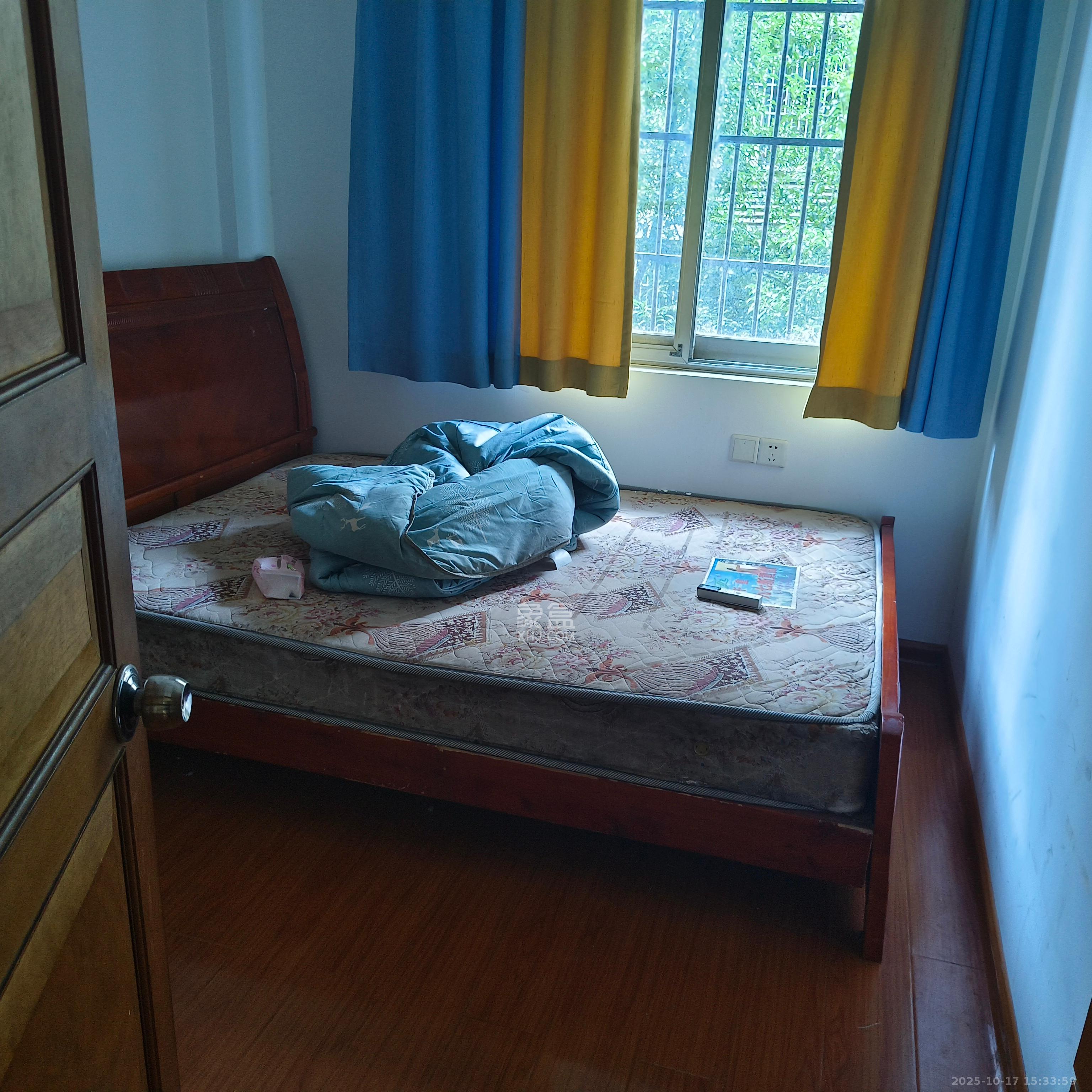 燕山街社区  2室1厅1卫    2000.0元/月室内图