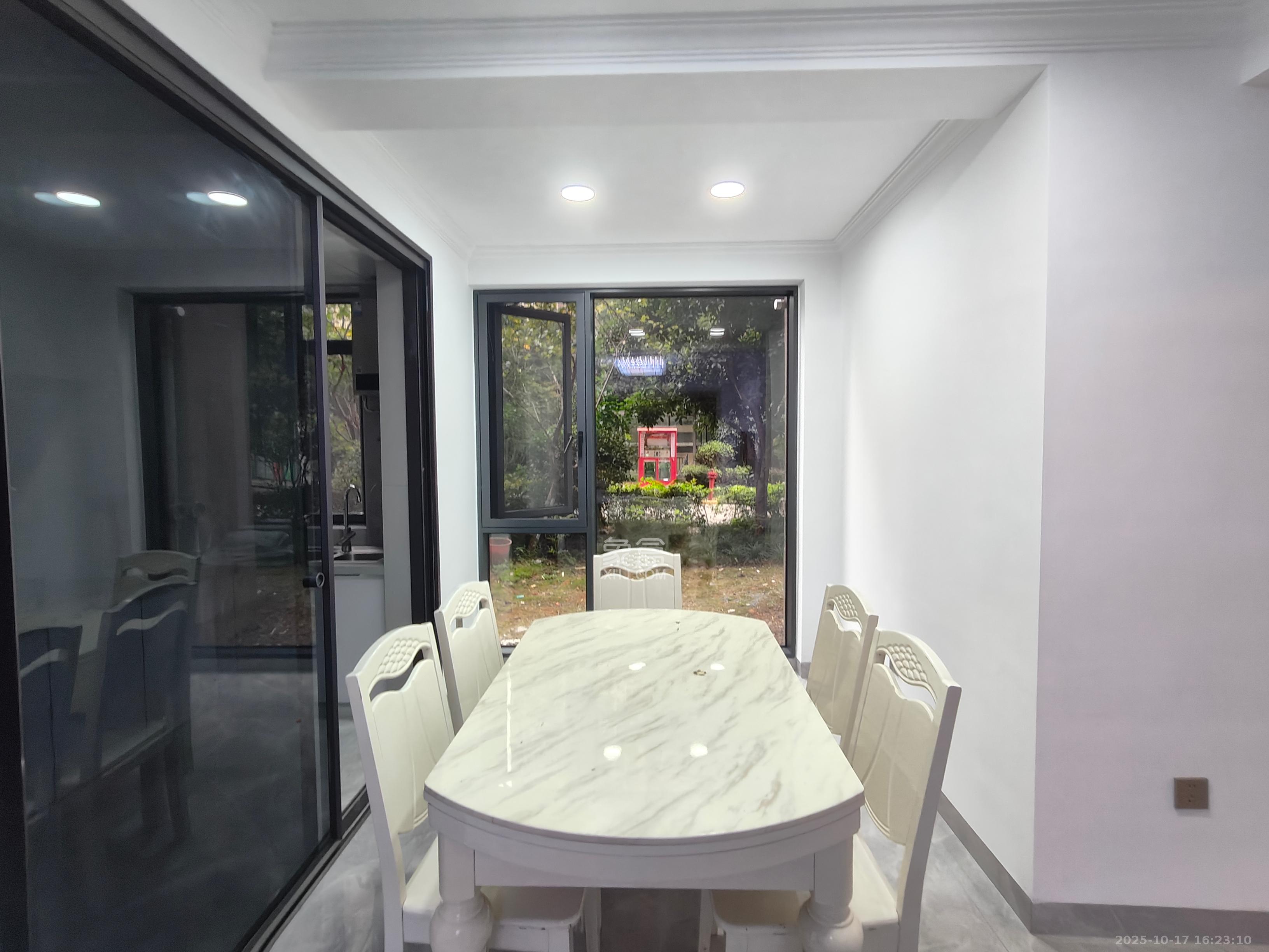 明发国际城 3室2厅2卫 2000.0元/月 明发国际城 3室2厅2卫 2000.0元/月室内图