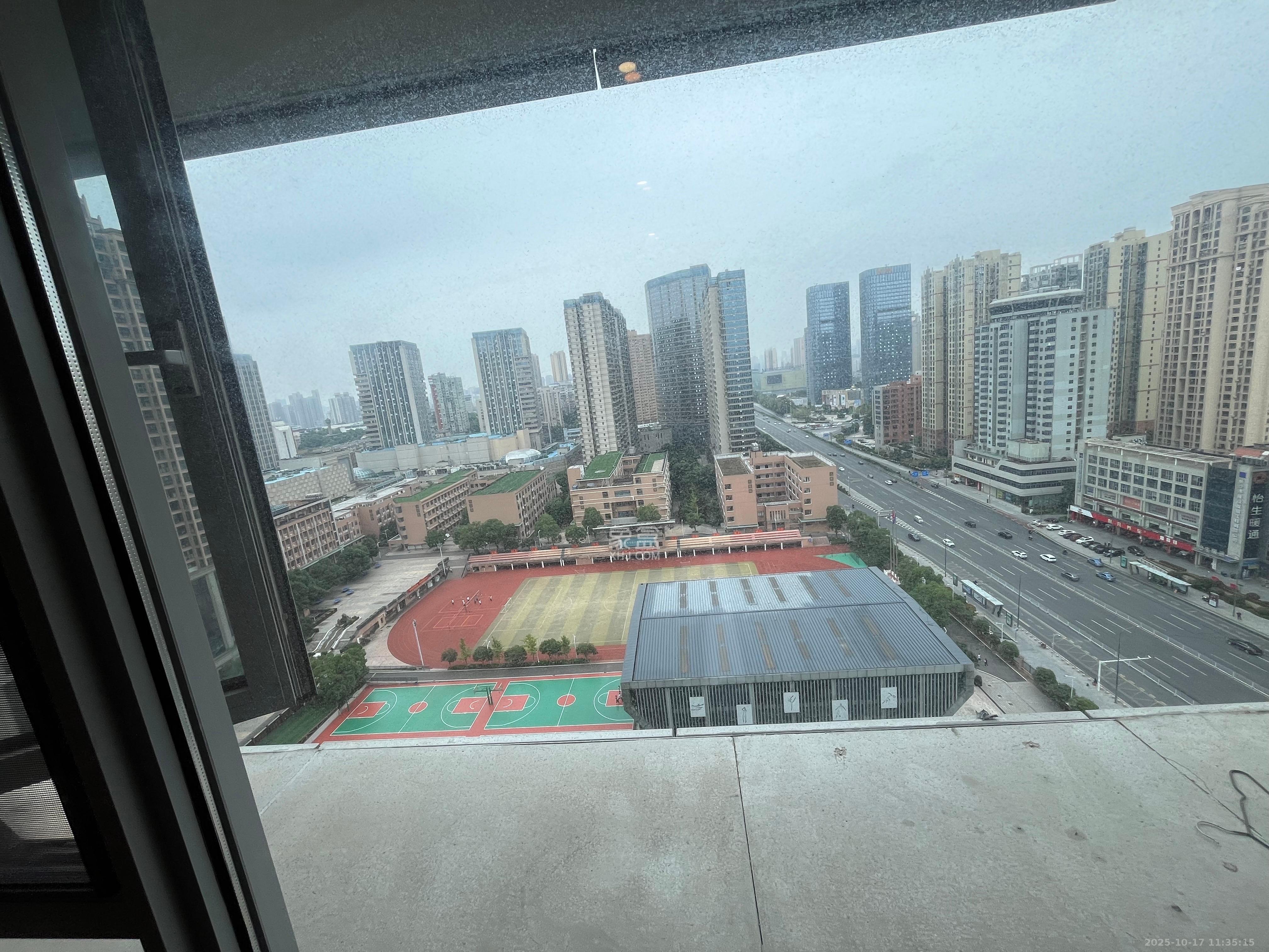 保利天禧EF区  1室0厅1卫    1650.0元/月 保利天禧EF区  1室0厅1卫    1650.0元/月室内图