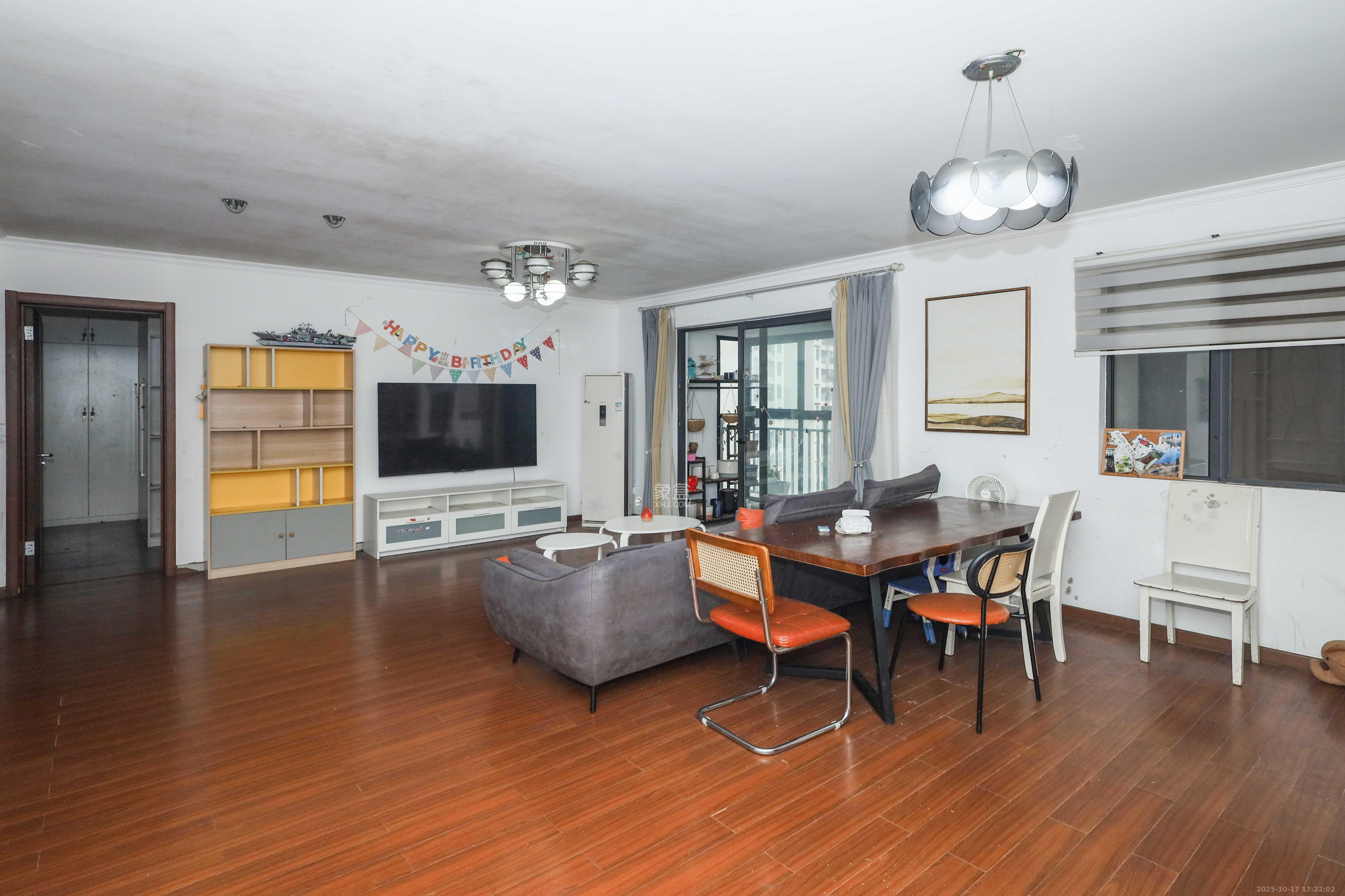 万科城市花园  3室2厅2卫    92.8万 万科城市花园  3室2厅2卫    92.8万客厅