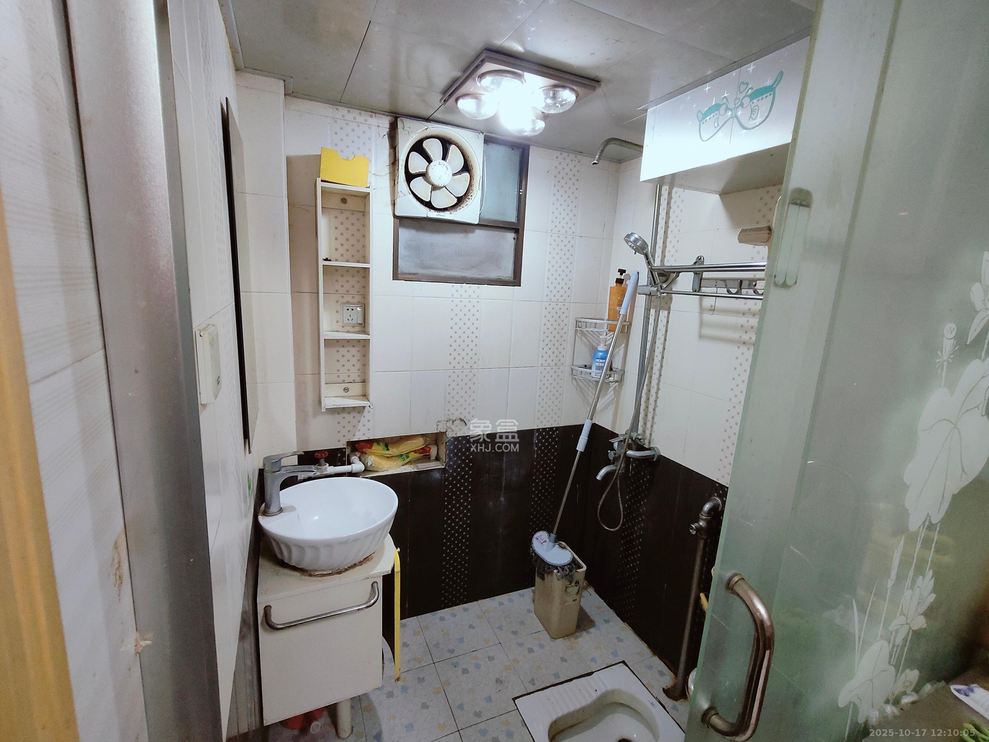 向东南社区 2室1厅1卫 1600.0元/月 向东南社区 2室1厅1卫 1600.0元/月室内图