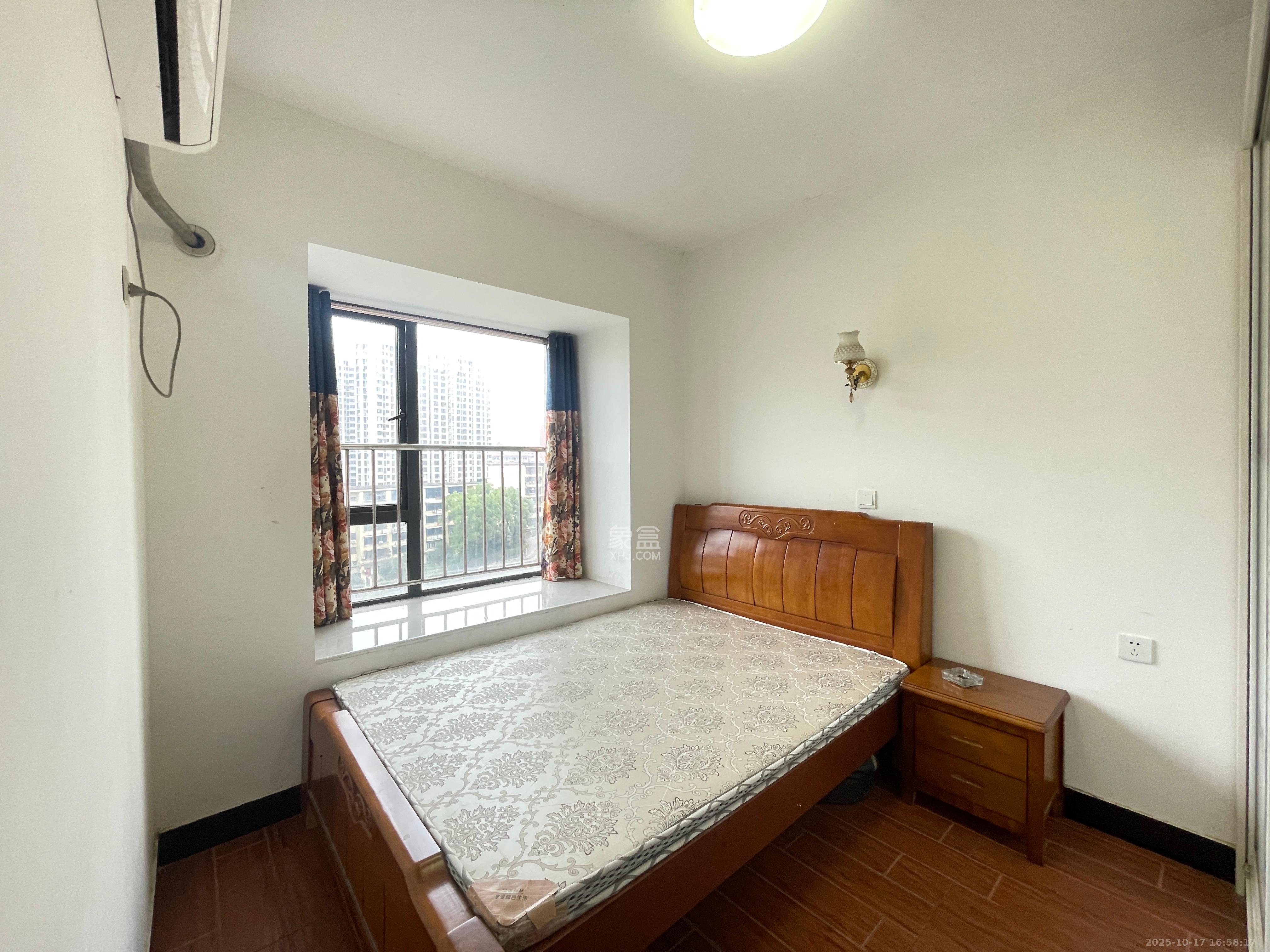 天鸿天府(天鸿中央大院)  4室2厅1卫    2600.0元/月 天鸿天府(天鸿中央大院)  4室2厅1卫    2600.0元/月室内图