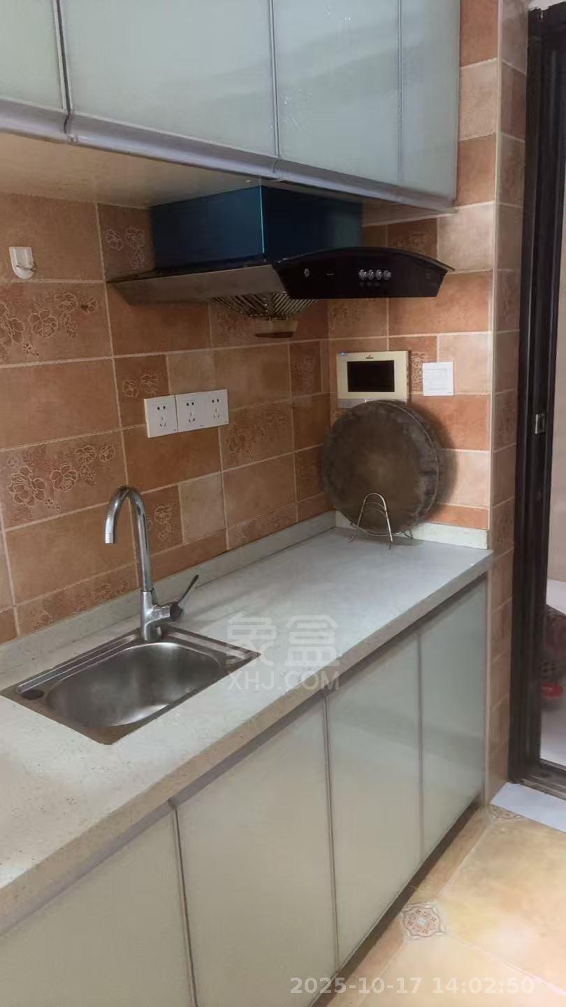 美的城三期 1室1厅1卫 1100.0元/月 美的城三期 1室1厅1卫 1100.0元/月室内图