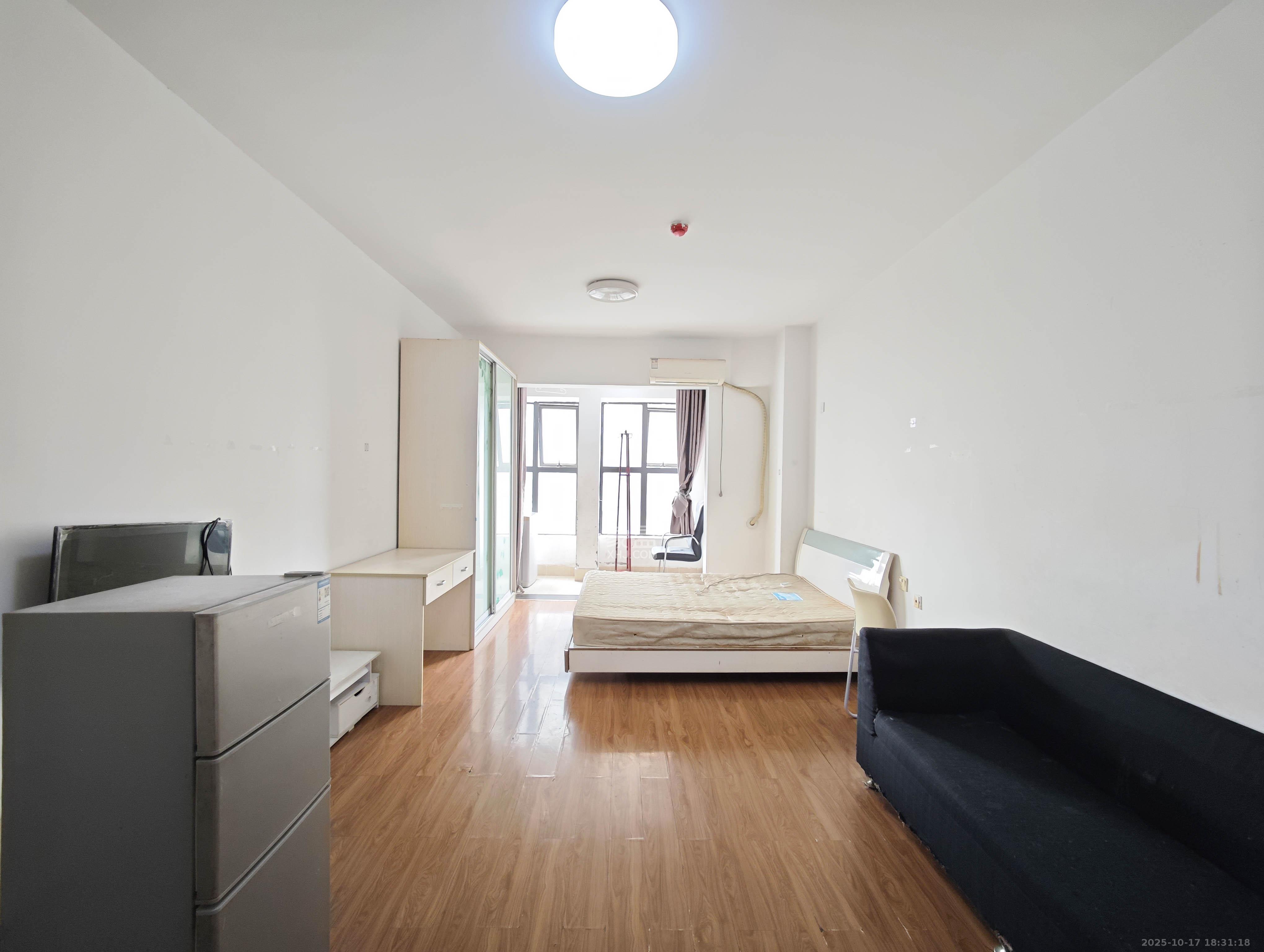 万科魅力之城  1室1厅1卫    32.5万