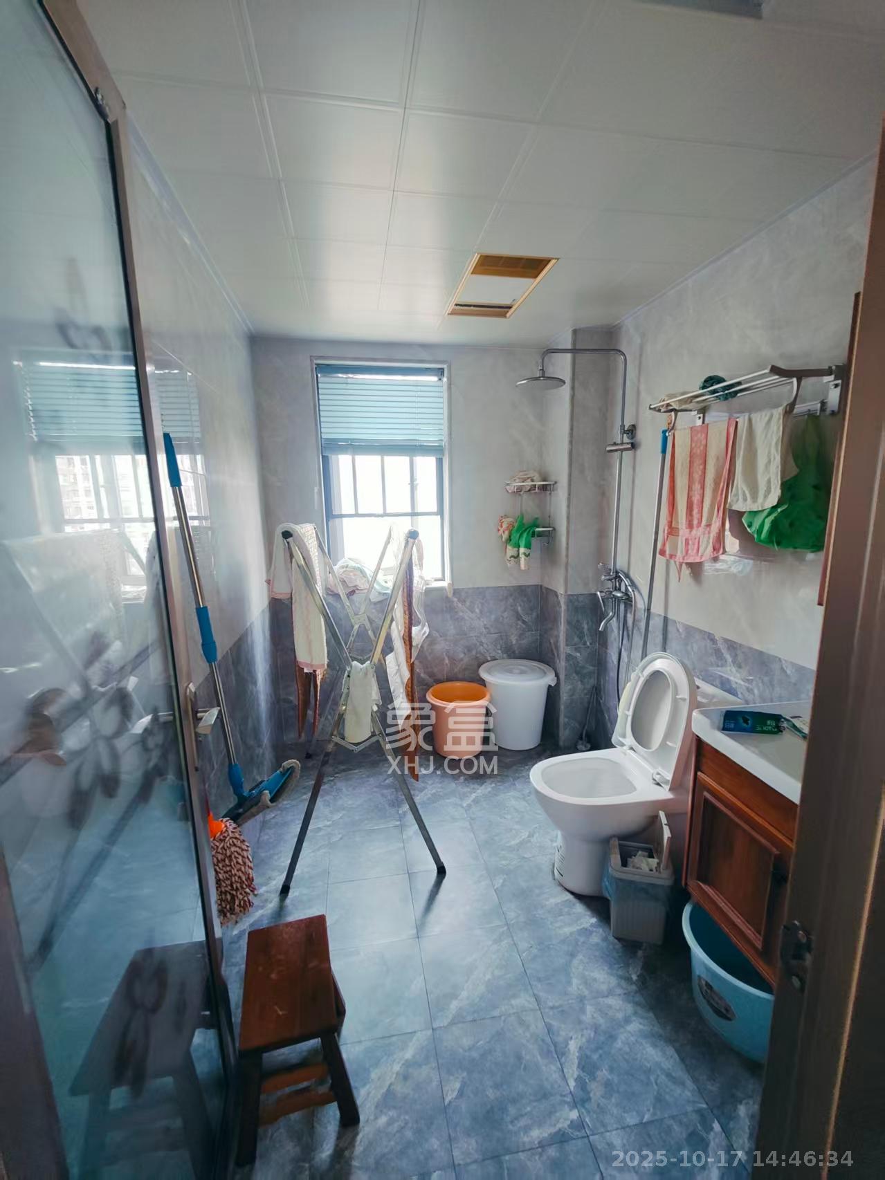 中建芙蓉嘉苑  3室2厅2卫    2800.0元/月 中建芙蓉嘉苑  3室2厅2卫    2800.0元/月室内图