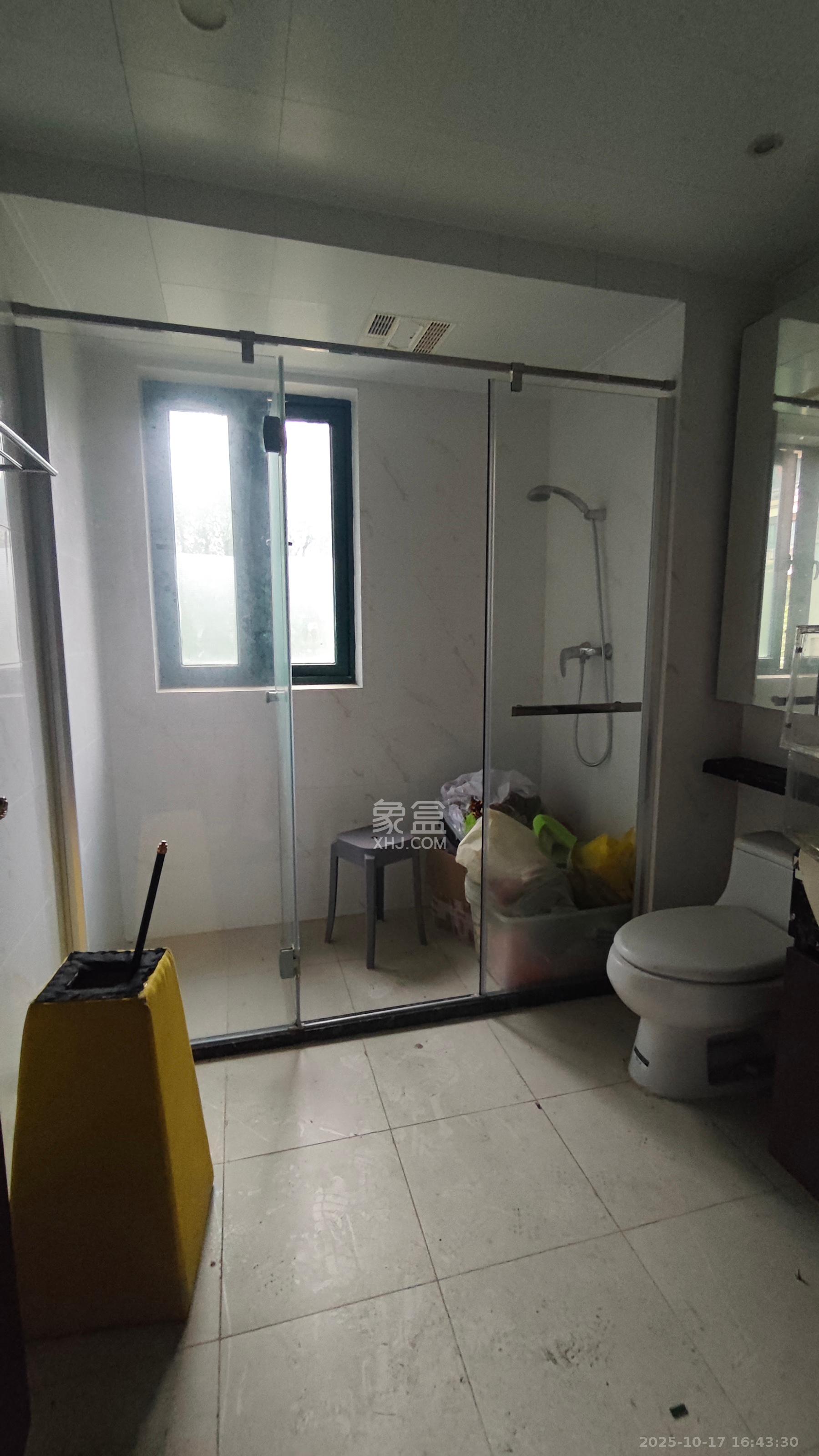 恒大雅苑 3室2厅2卫 2300.0元/月 恒大雅苑 3室2厅2卫 2300.0元/月室内图