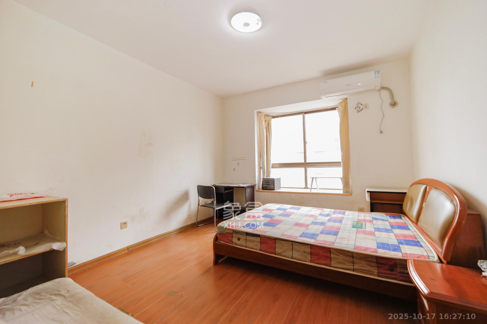 湘翰御舍  3室2厅2卫    86.0万卧室