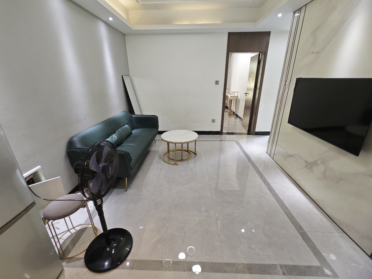 江畔人家 2室1厅1卫 2100.0元/月 江畔人家 2室1厅1卫 2100.0元/月室内图