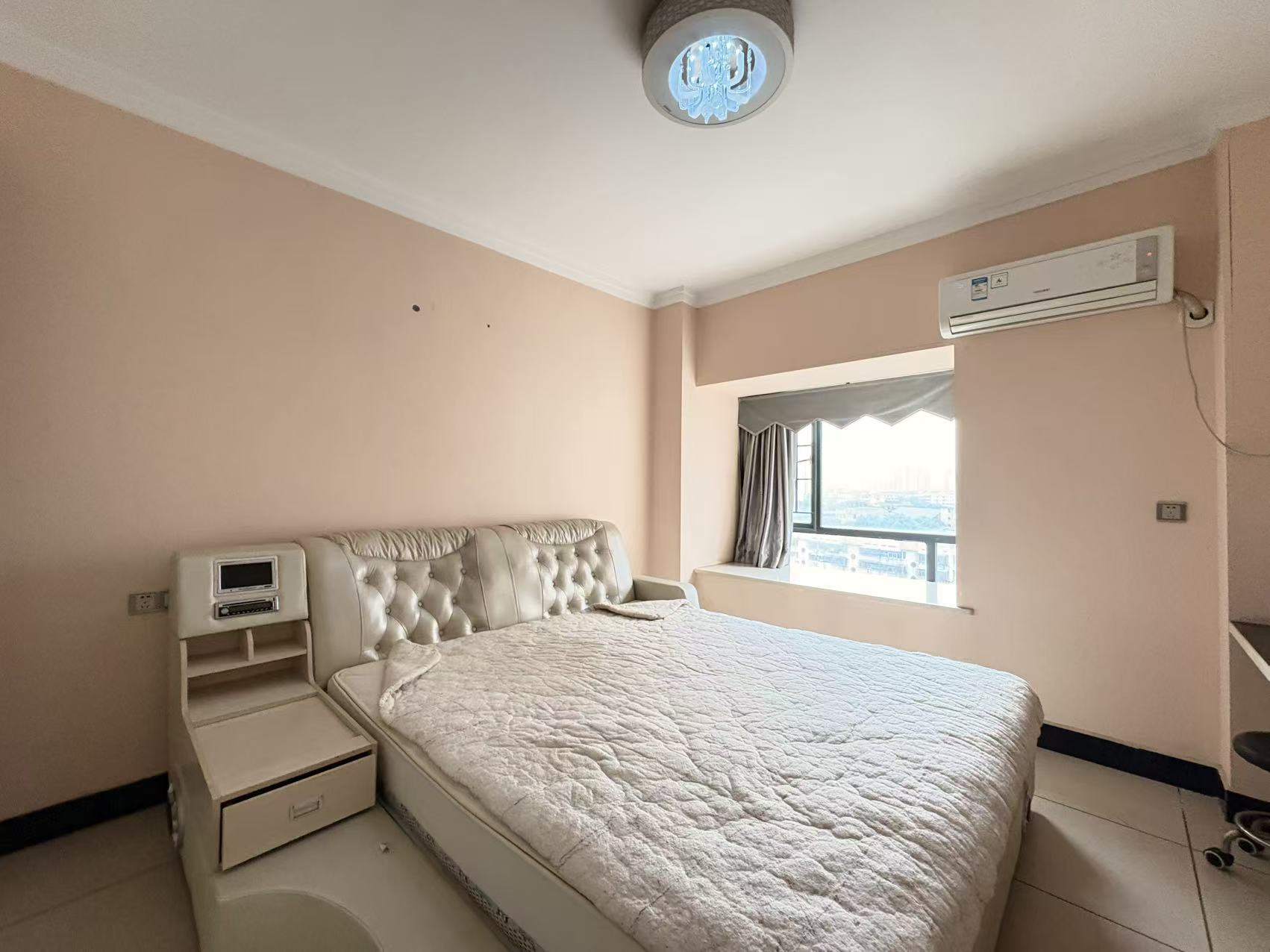 太一御江城  3室2厅2卫    1800.0元/月室内图