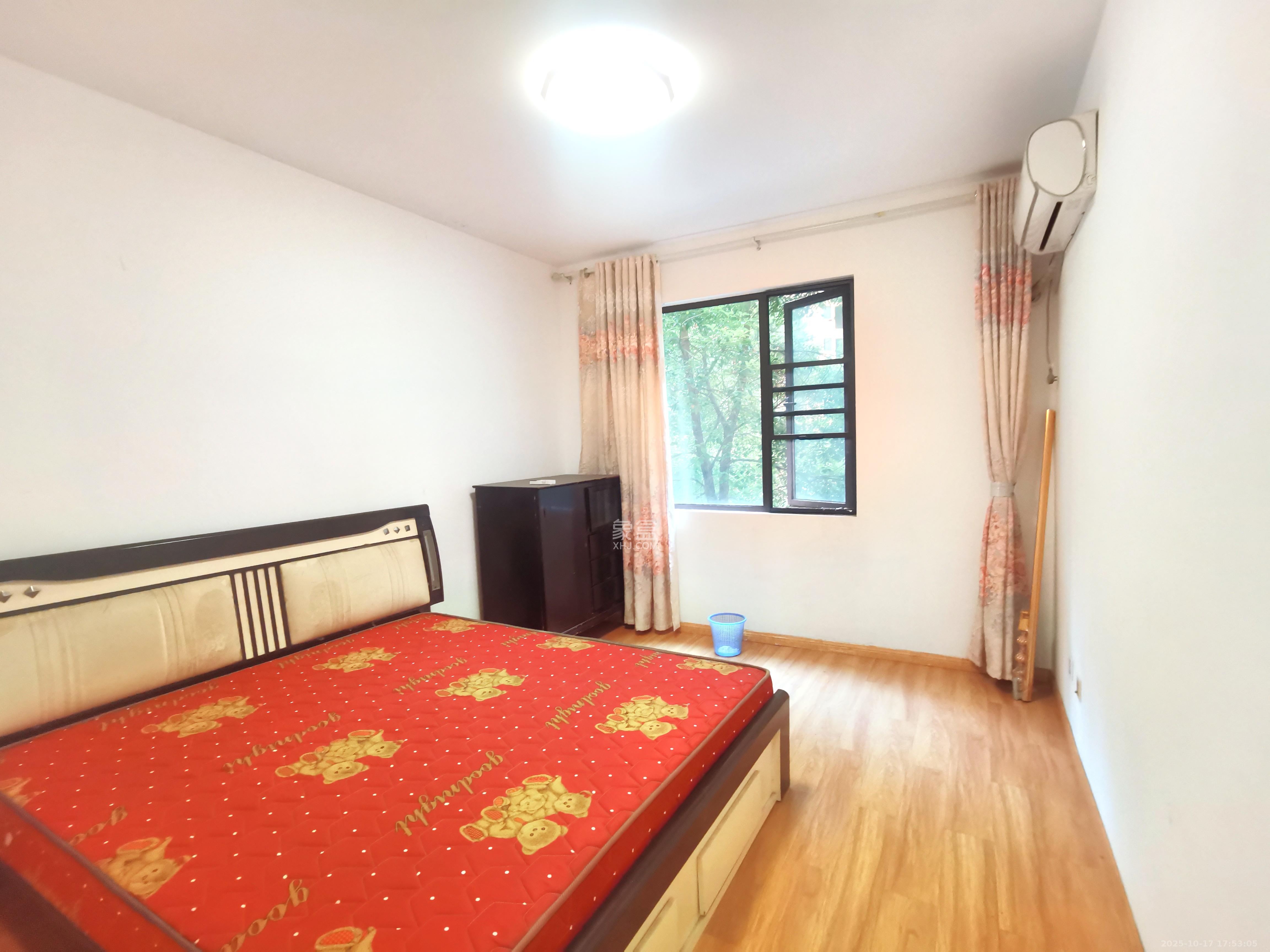 山语城三期 3室2厅2卫 2200.0元/月 山语城三期 3室2厅2卫 2200.0元/月室内图