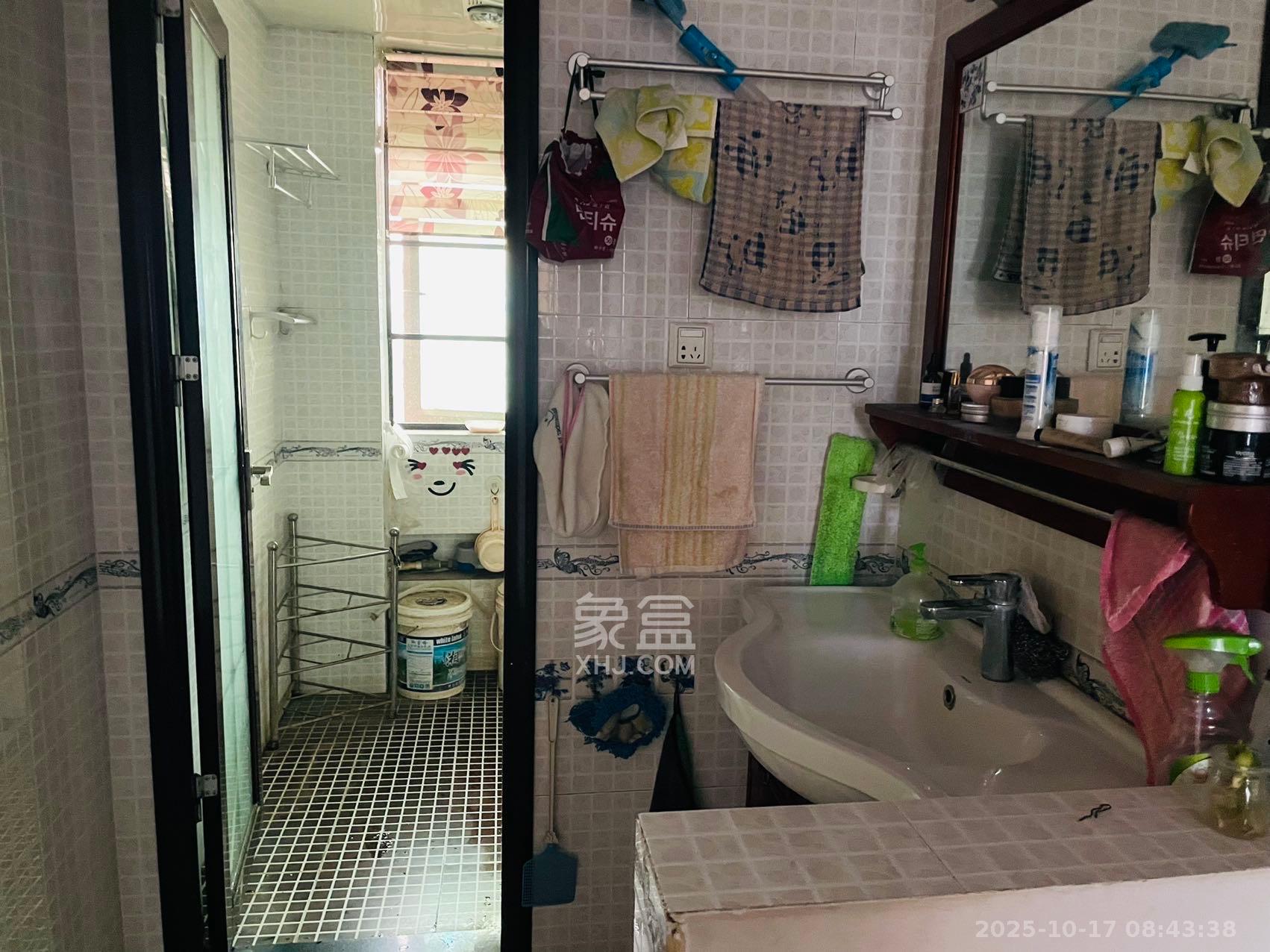 麓谷明珠  3室2厅1卫    3300.0元/月室内图