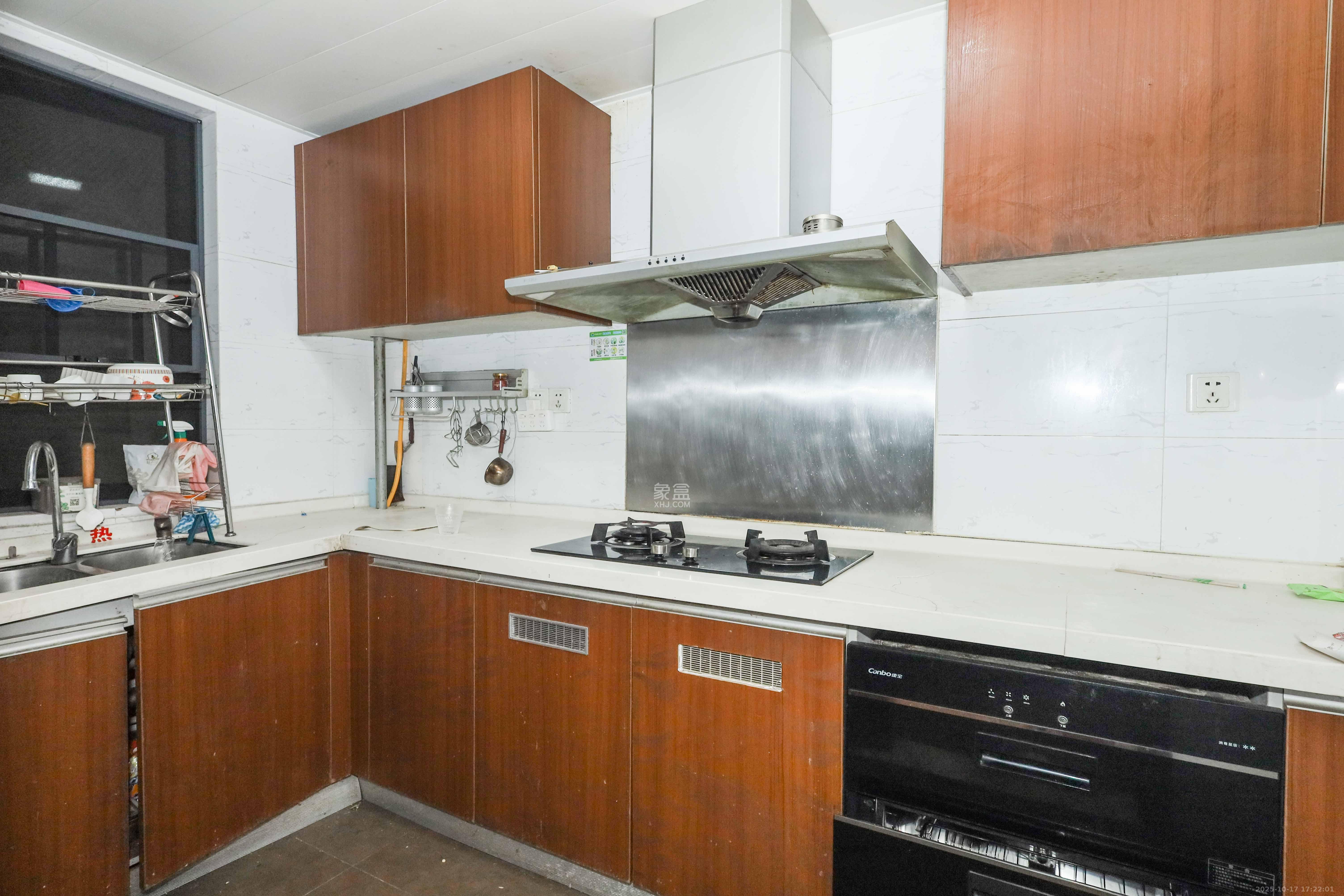 万科城市花园  3室2厅2卫    92.8万 万科城市花园  3室2厅2卫    92.8万厨房