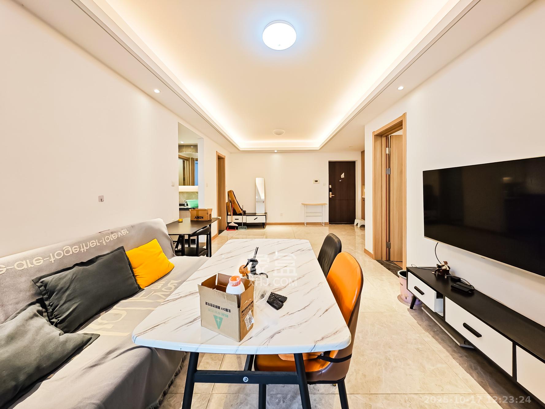 新城和樾（新城和樾公馆）  3室2厅2卫    88.0万客厅