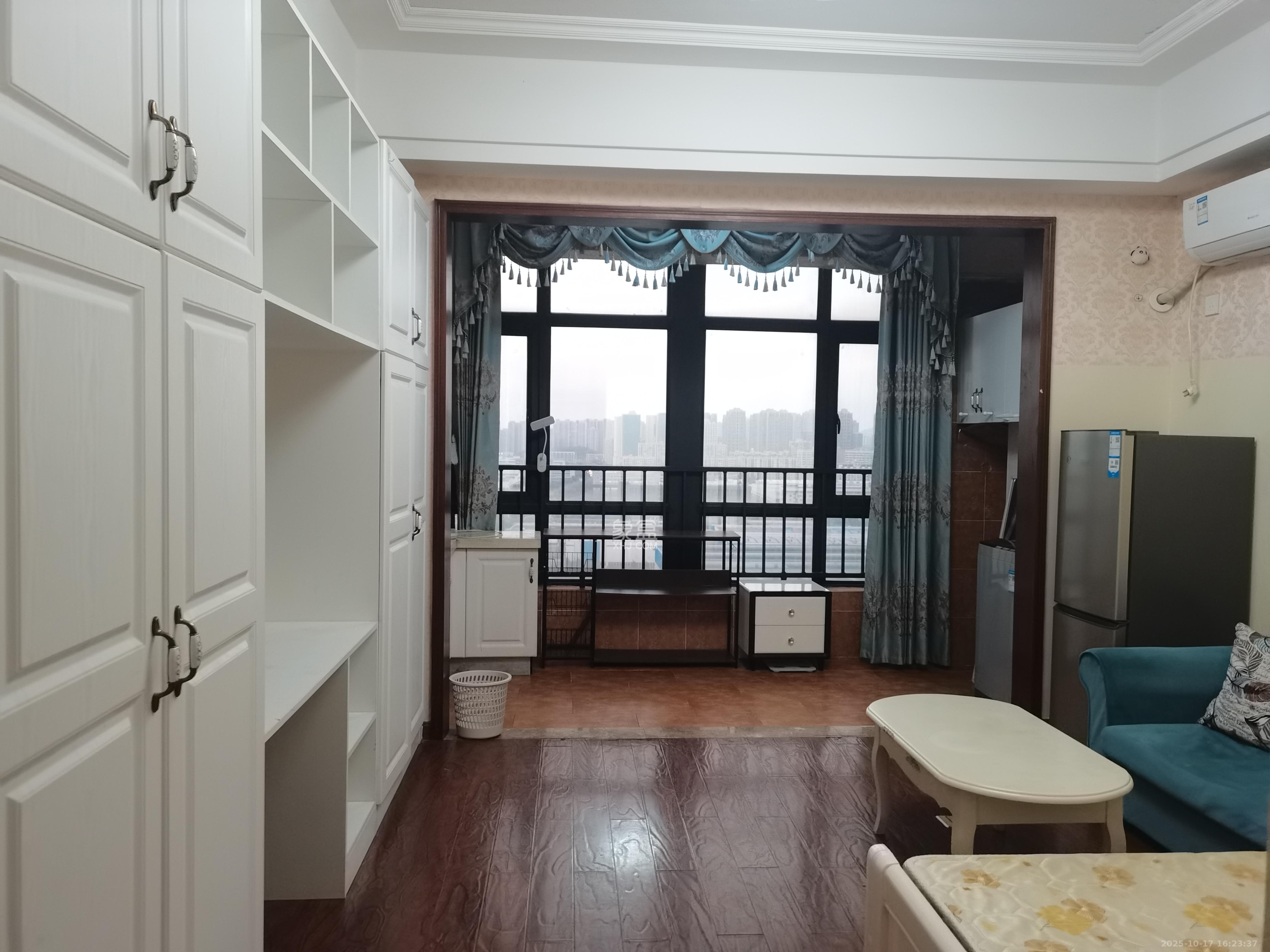 天元涉外景园B区 1室1厅1卫 1400.0元/月 天元涉外景园B区 1室1厅1卫 1400.0元/月室内图