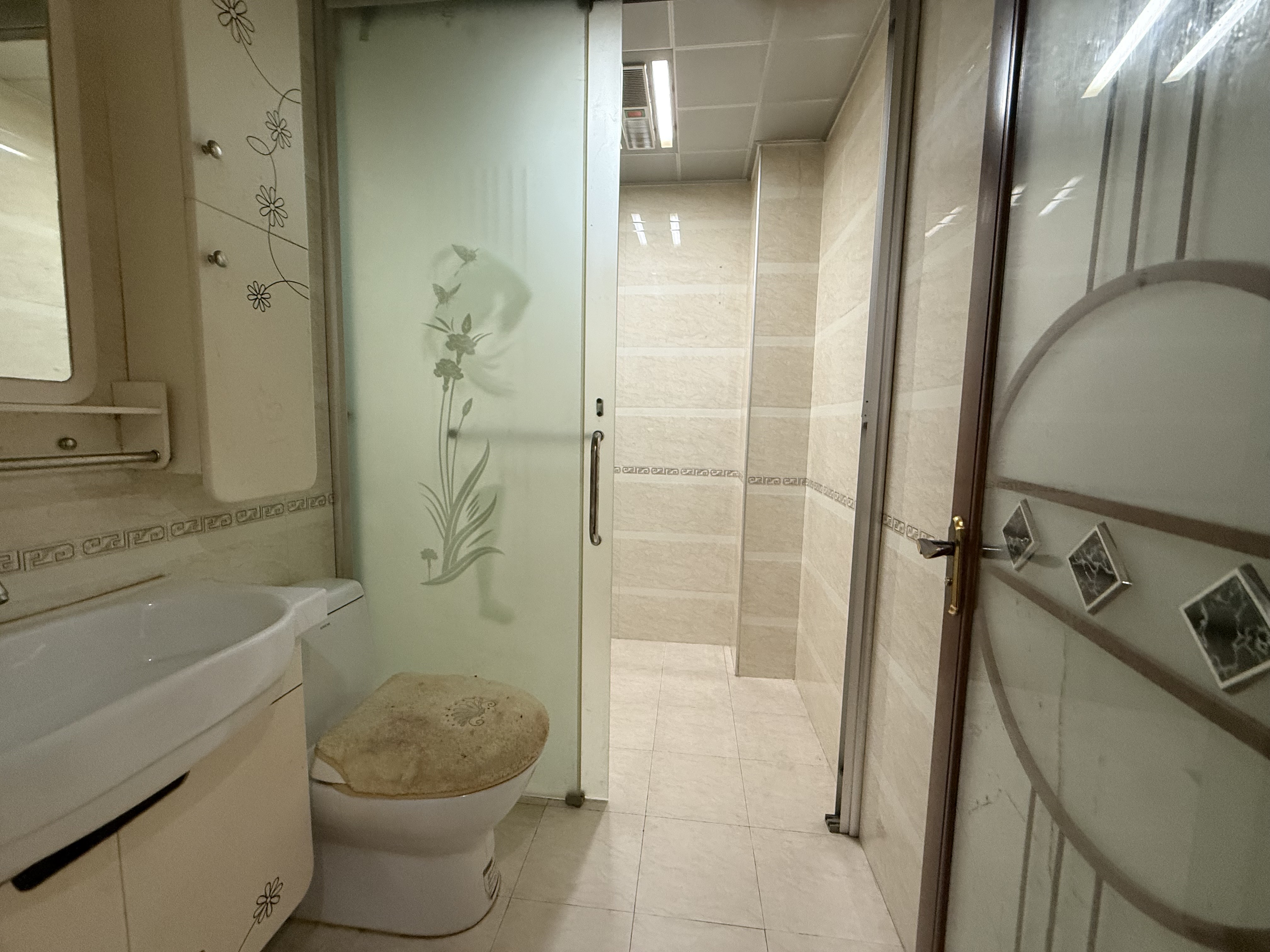 龙凤花园 4室2厅2卫 49.8万 龙凤花园 4室2厅2卫 49.8万客厅