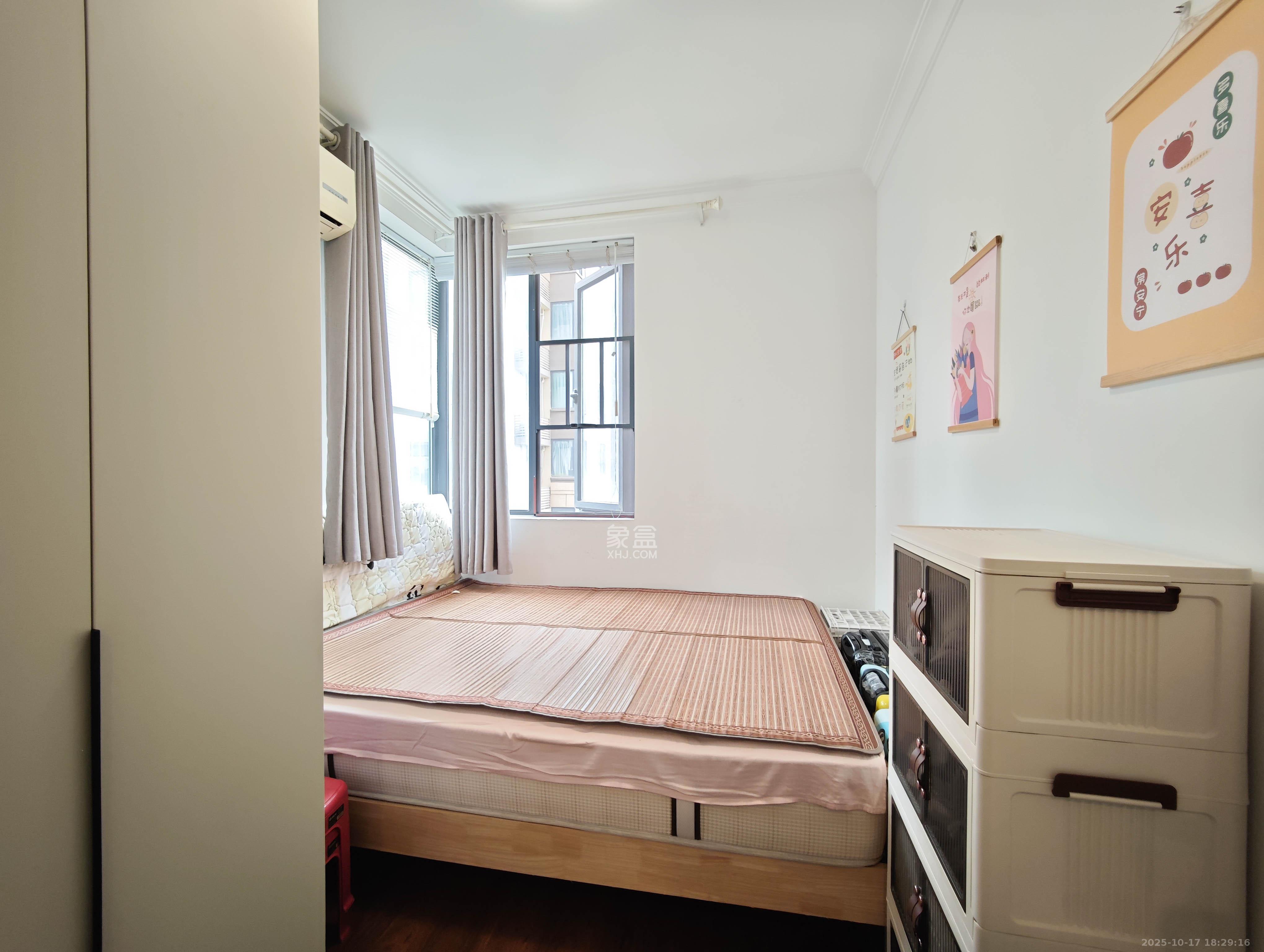 万科魅力之城观澜里  1室2厅1卫    119.0万卧室