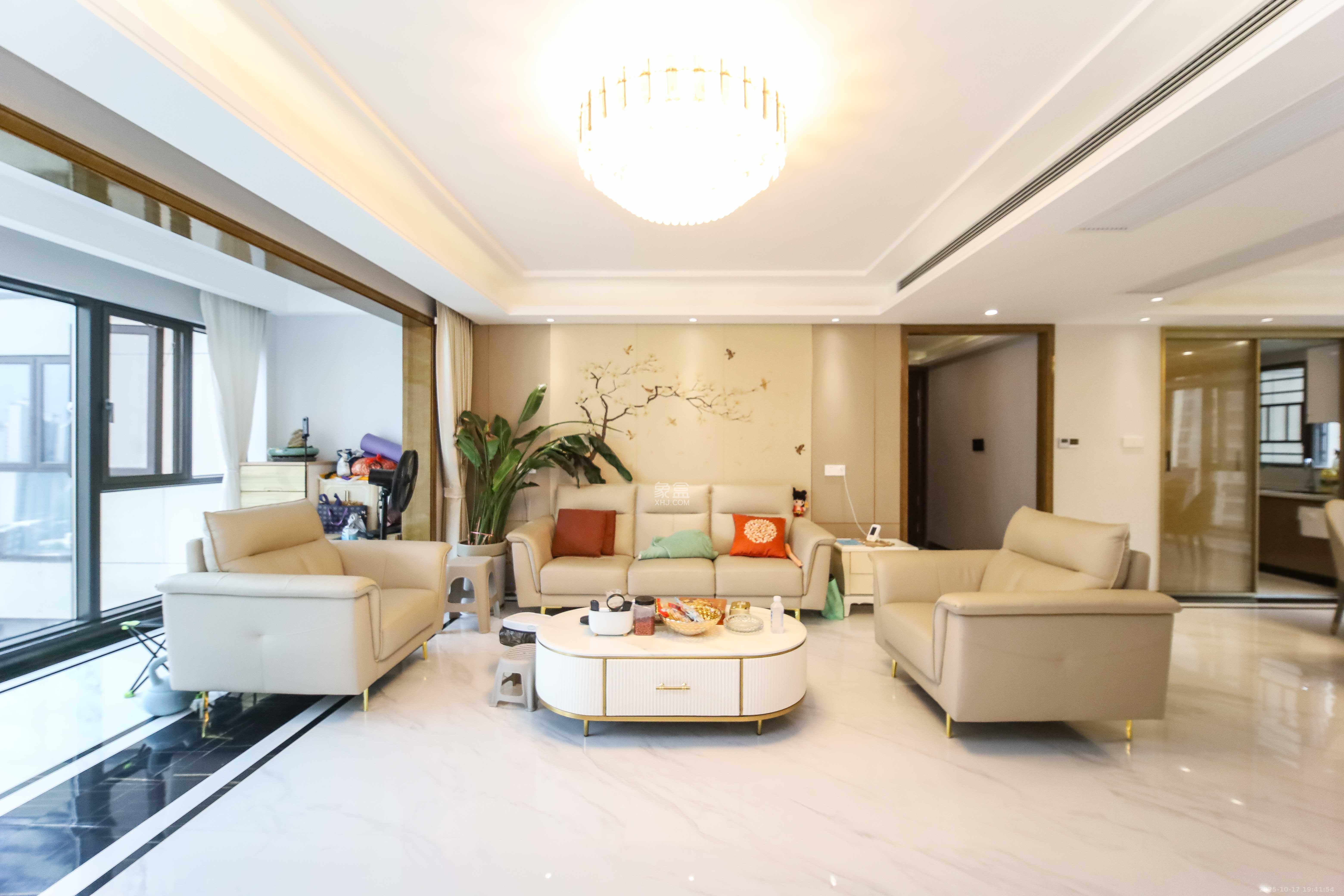 德奥悦东方  4室2厅2卫    268.0万客厅