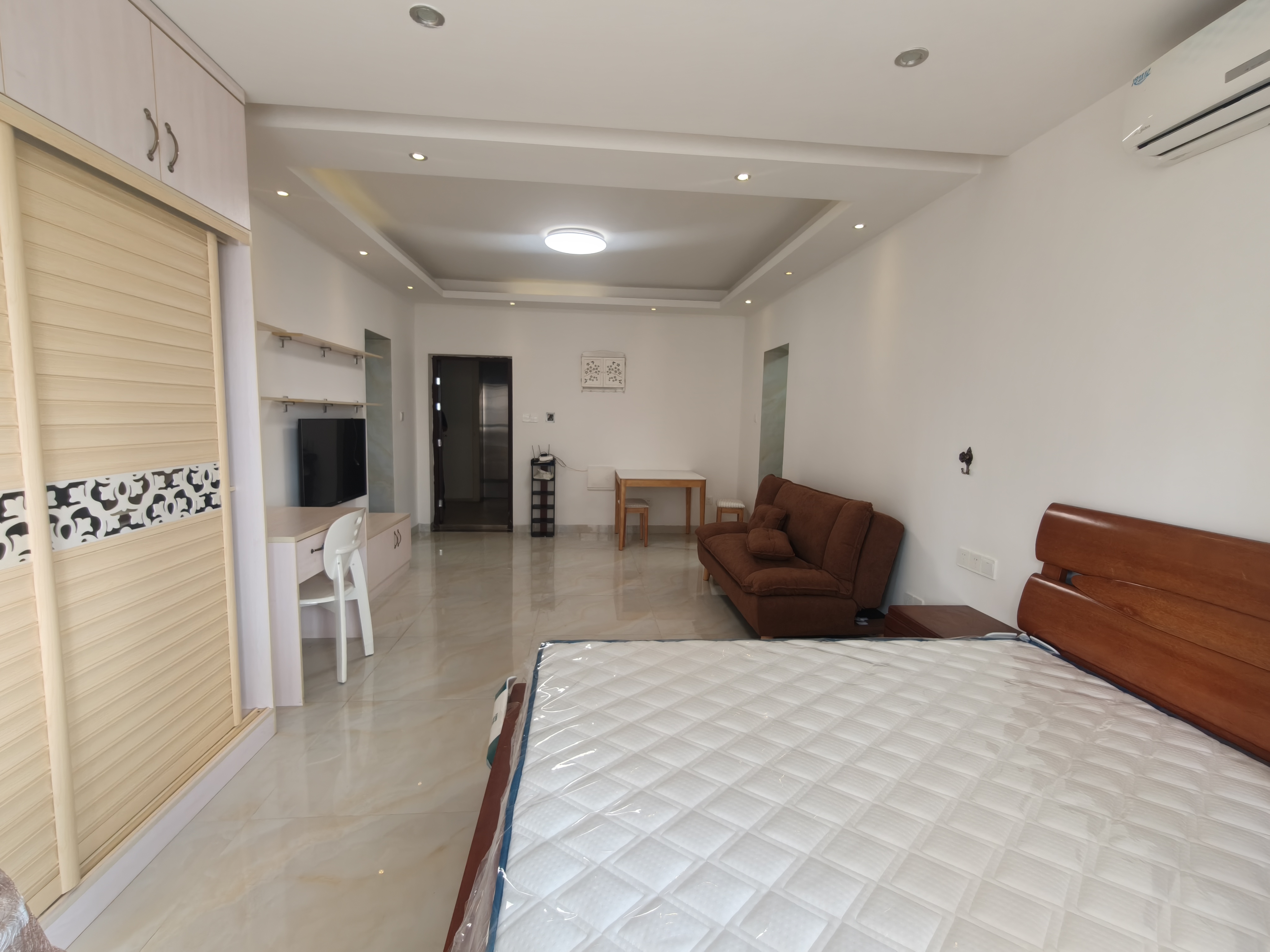 海阔天空-国瑞城二期（雅仕苑）  1室1厅1卫    2500.0元/月室内图