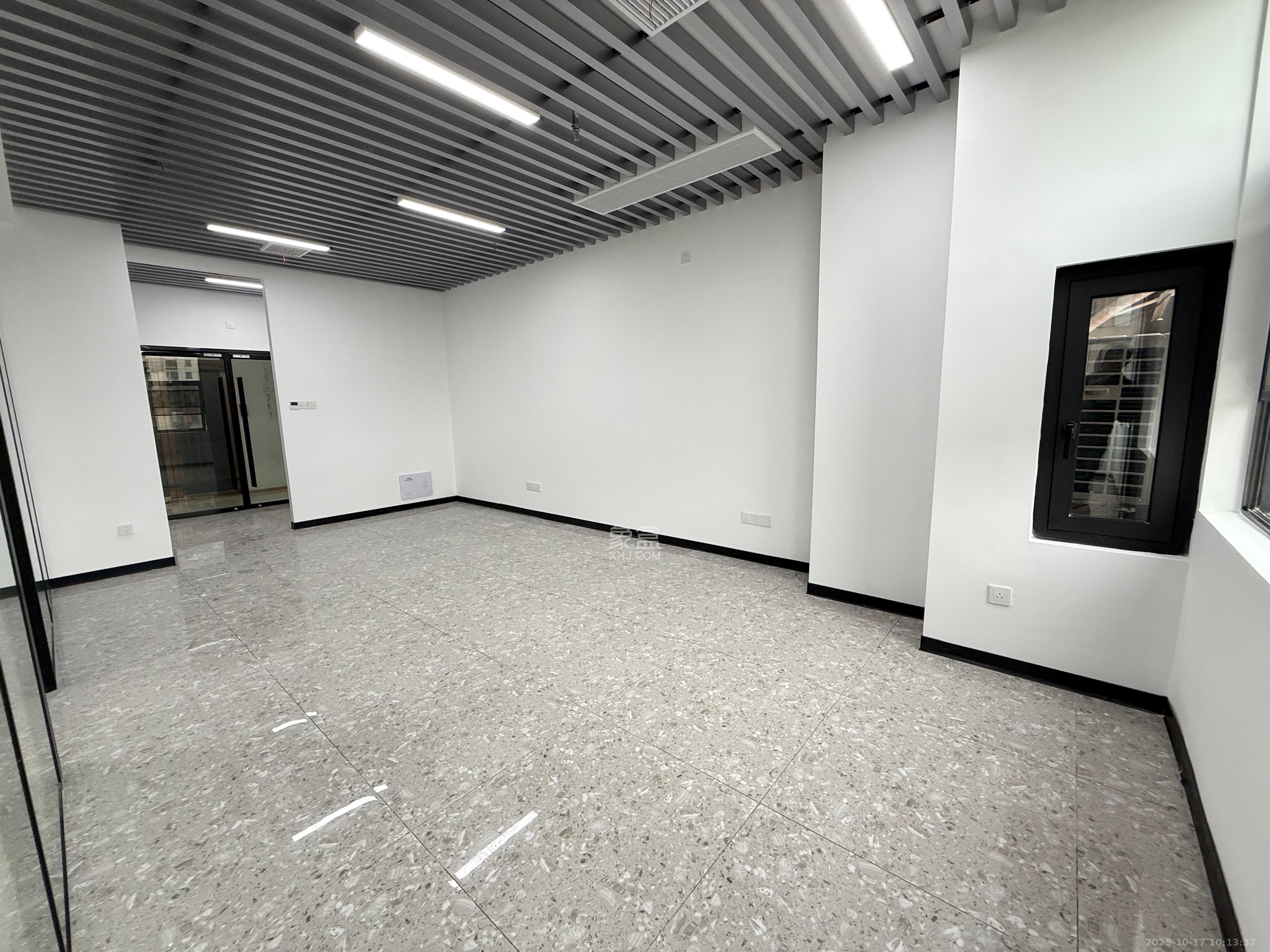 华润置地广场二期 3室1厅1卫 4500.0元/月 华润置地广场二期 3室1厅1卫 4500.0元/月室内图