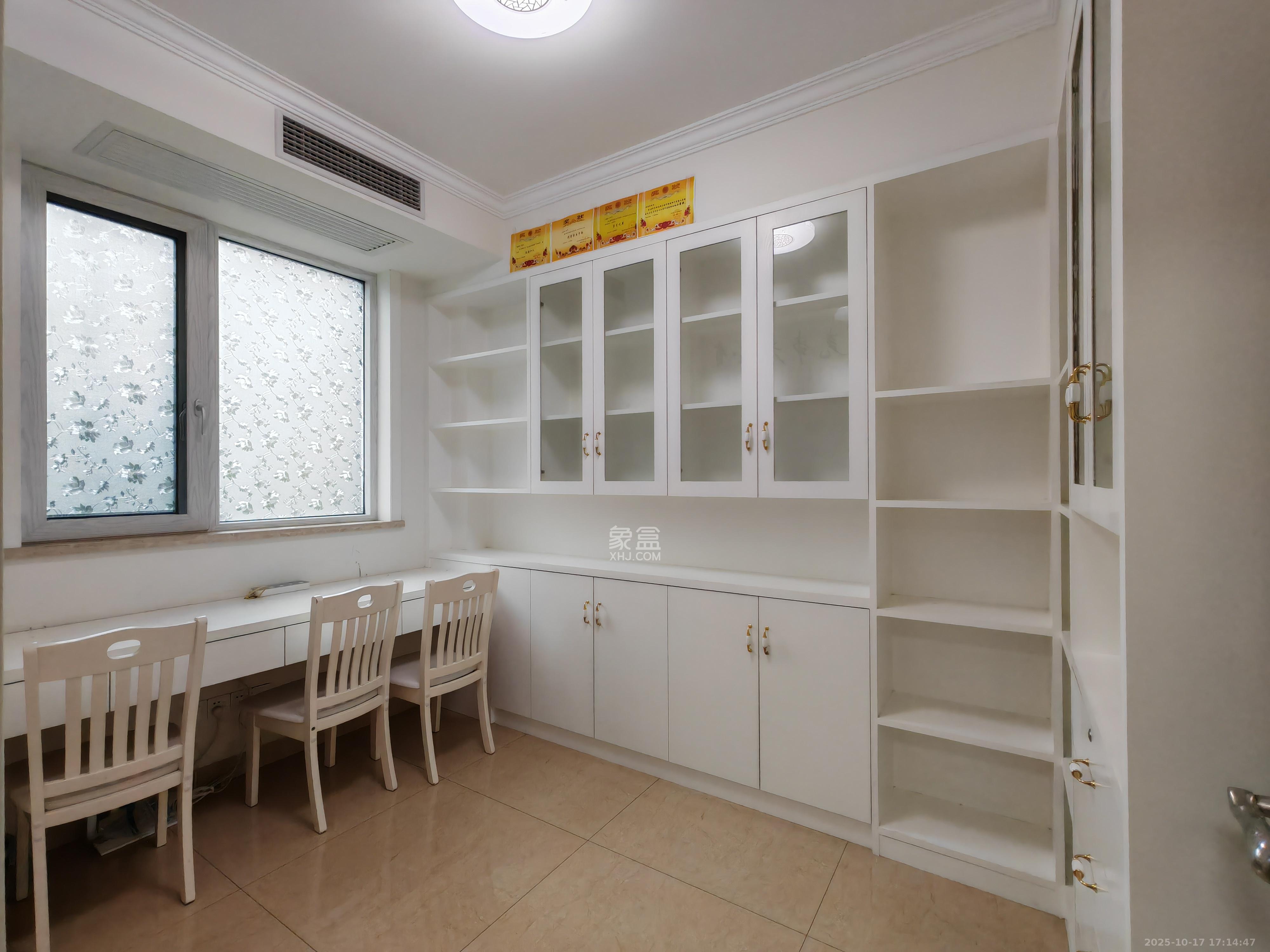 长房梅溪香山  4室2厅2卫    4000.0元/月室内图