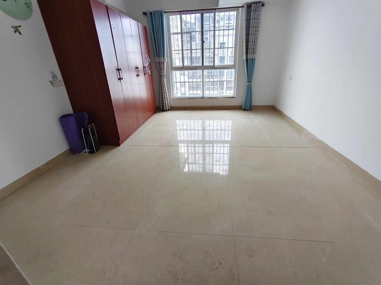 宝泰温泉花园  4室2厅2卫    3200.0元/月室内图