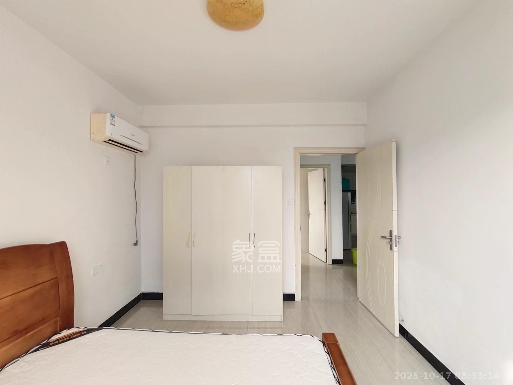 Cross尚公馆  1室2厅1卫    1700.0元/月室内图