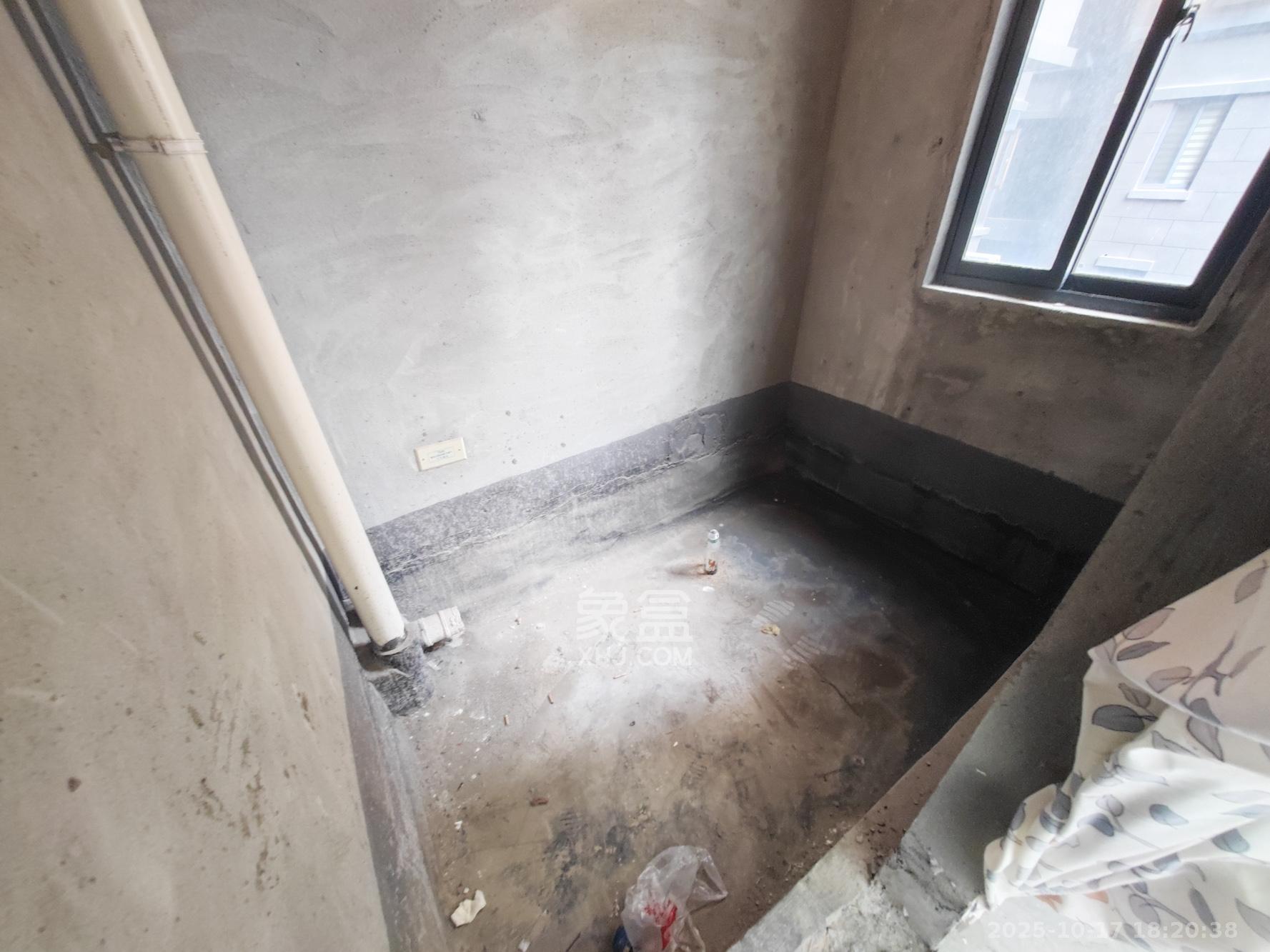 西湖鸿运佳苑 3室2厅2卫 68.0万 西湖鸿运佳苑 3室2厅2卫 68.0万其他