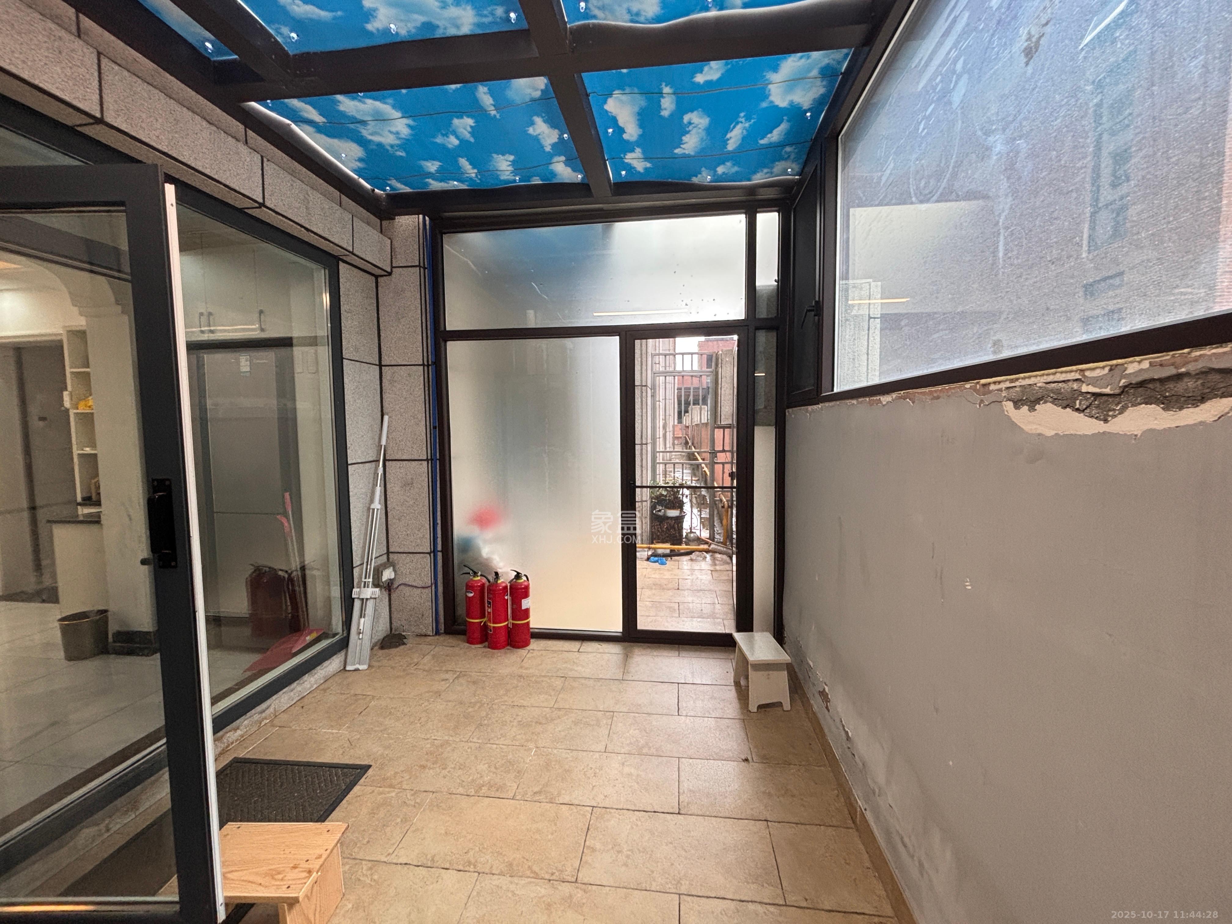 未来漫城  4室2厅2卫    3500.0元/月室内图