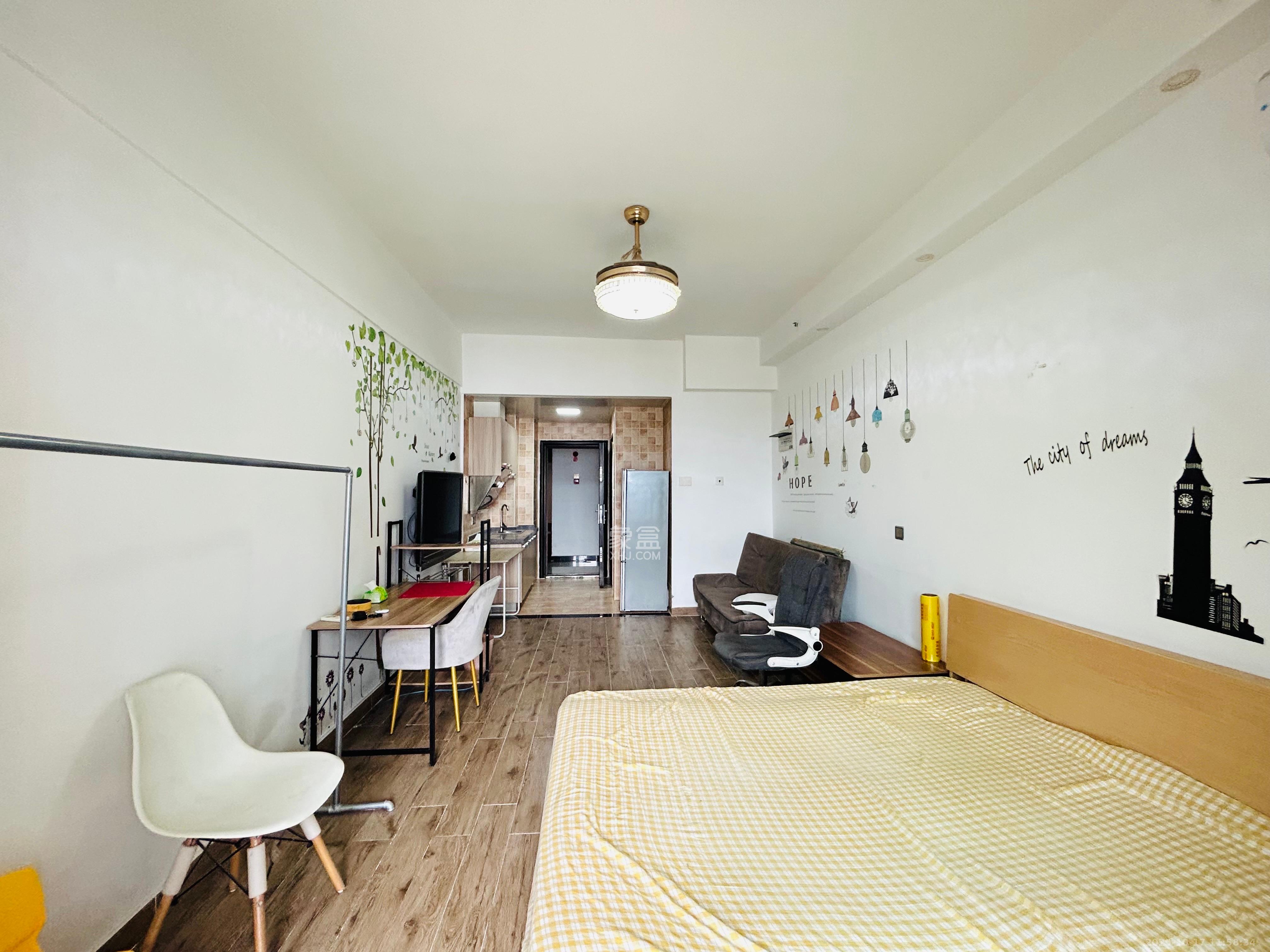 梅溪国际公寓(步步高新天地)  1室1厅1卫    1600.0元/月 梅溪国际公寓(步步高新天地)  1室1厅1卫    1600.0元/月室内图