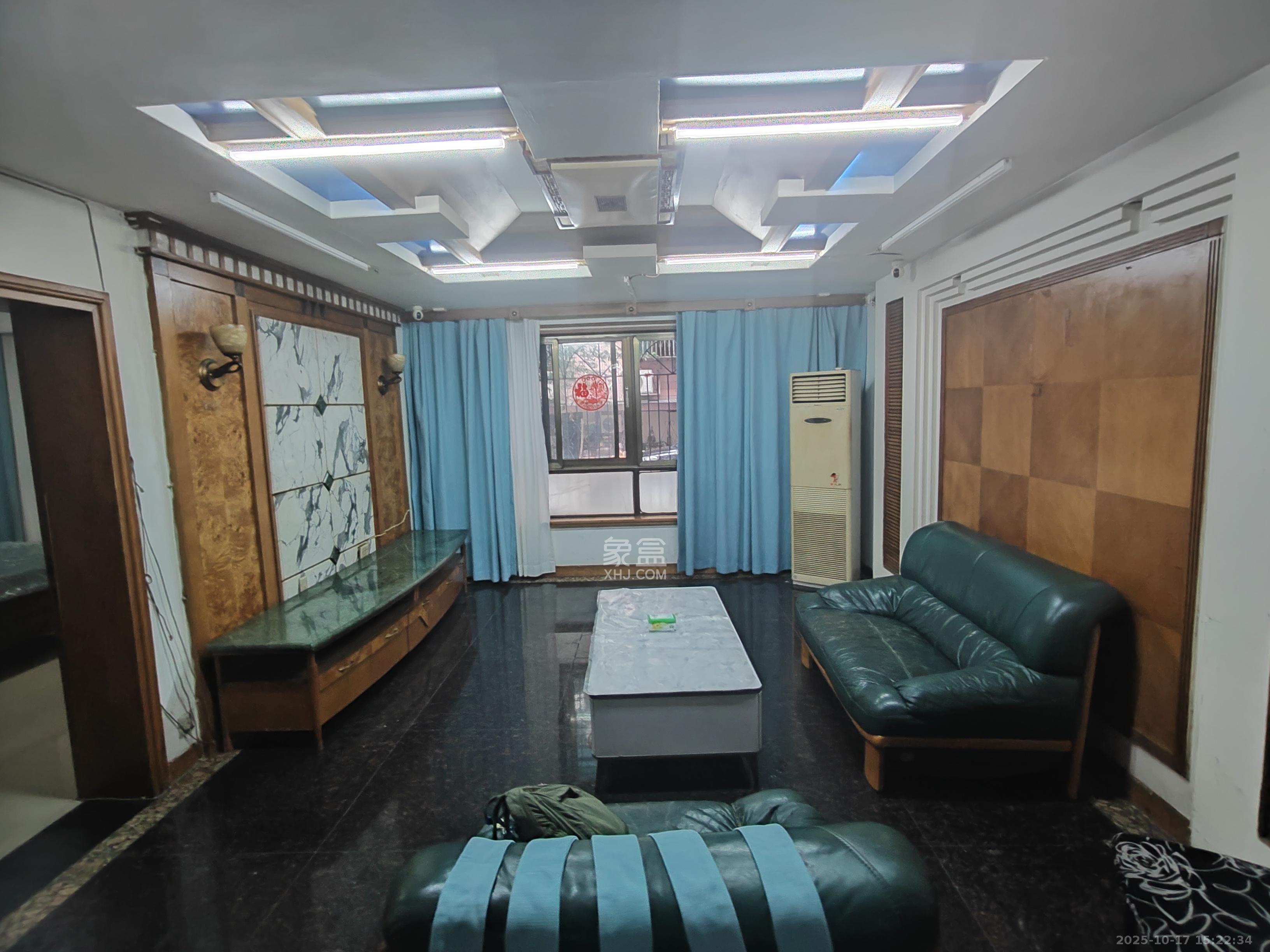 新富城  4室2厅2卫    3500.0元/月 新富城  4室2厅2卫    3500.0元/月室内图