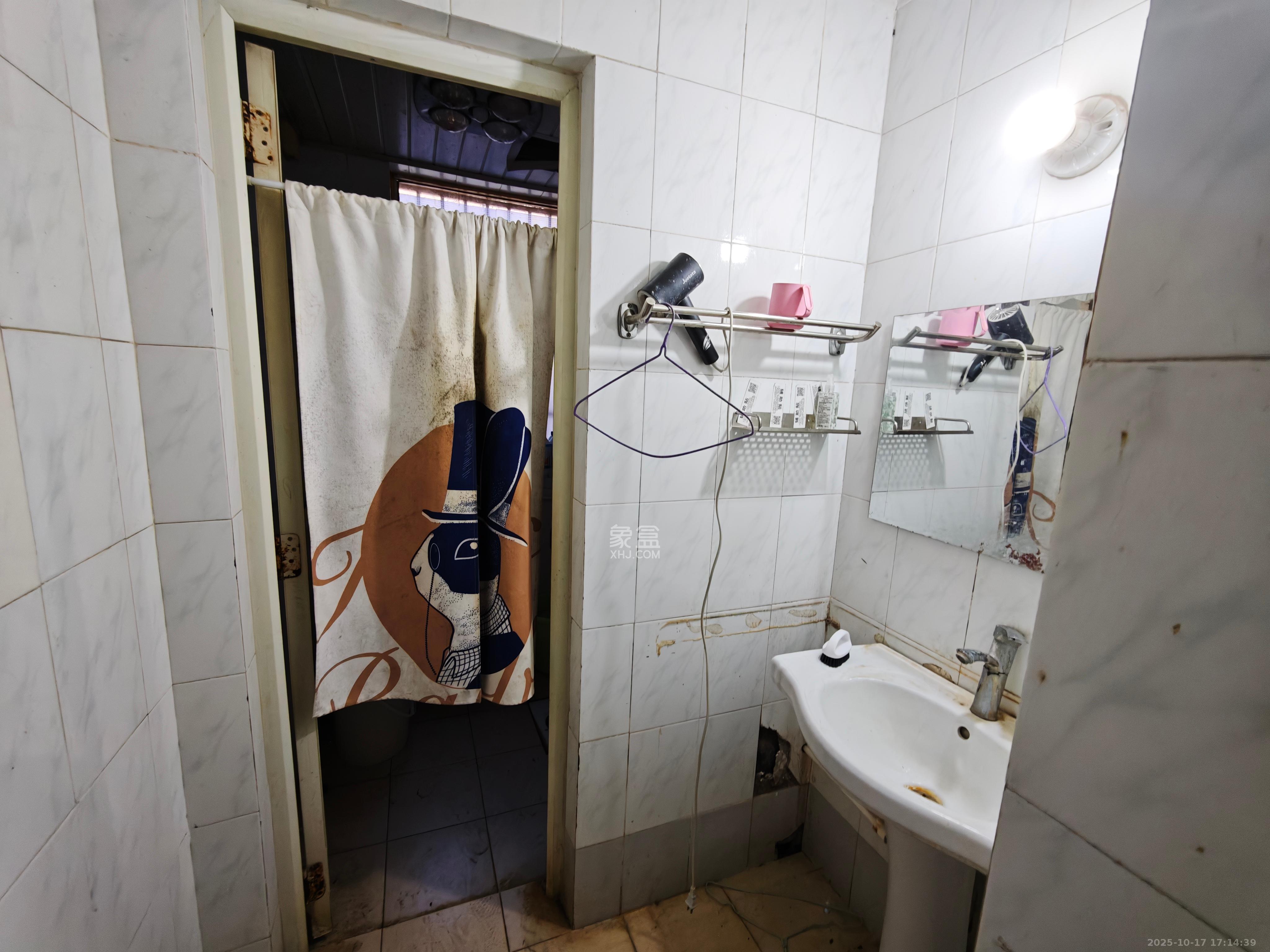 仁和雨花家园  3室2厅2卫    2200.0元/月室内图