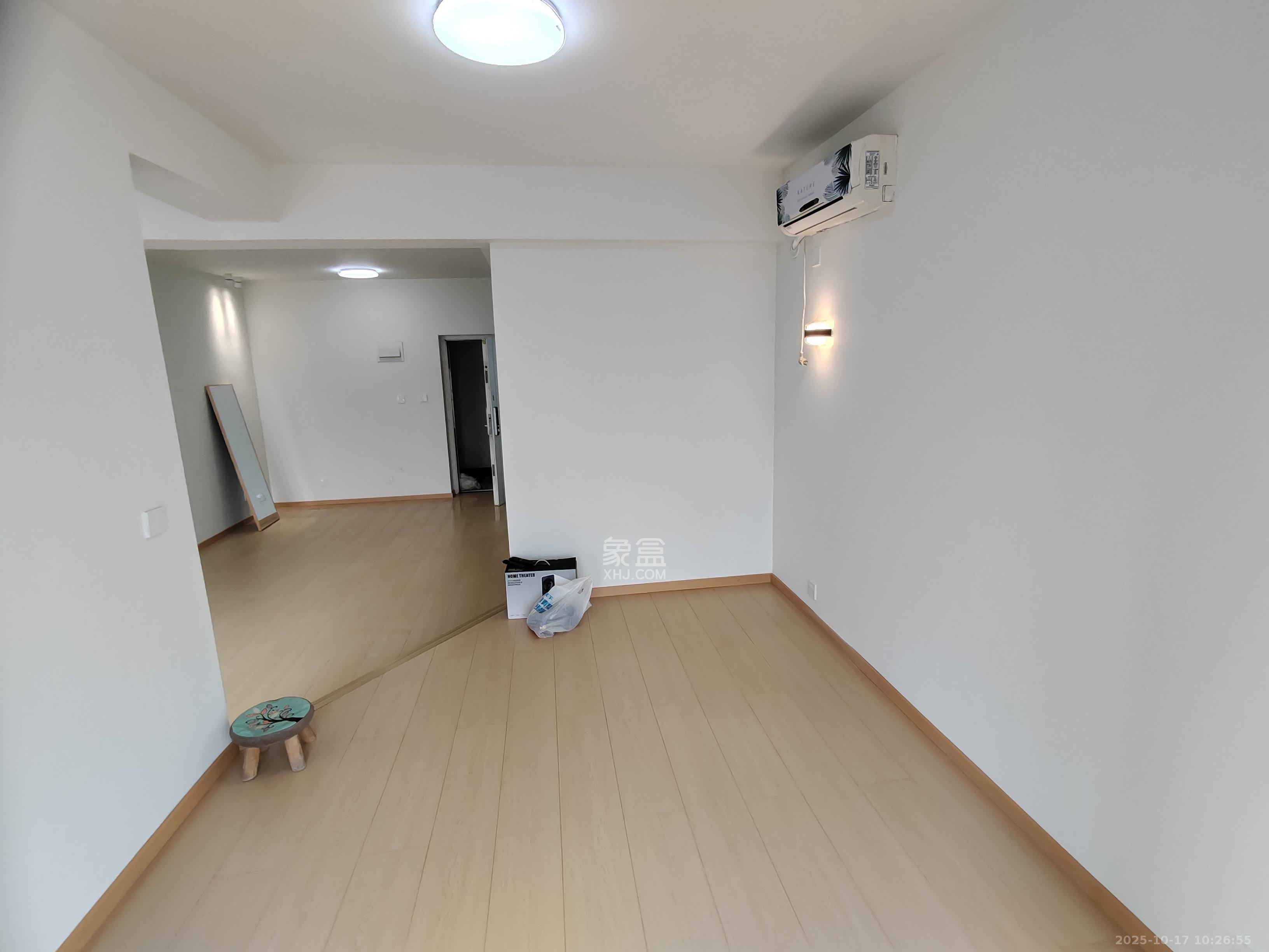 中天广场  1室1厅1卫    1800.0元/月室内图