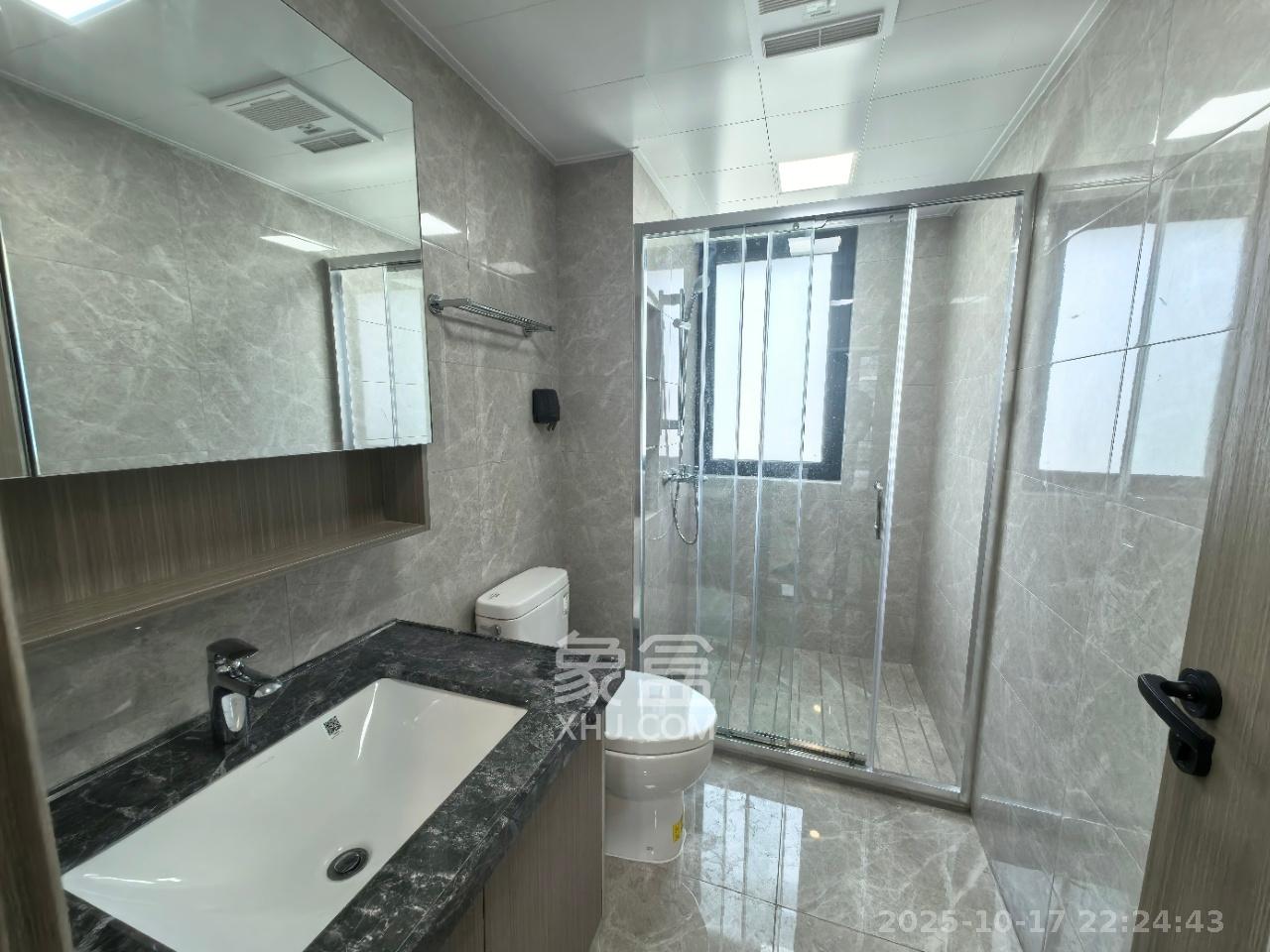 中海麓山境北区  4室2厅2卫    3200.0元/月室内图