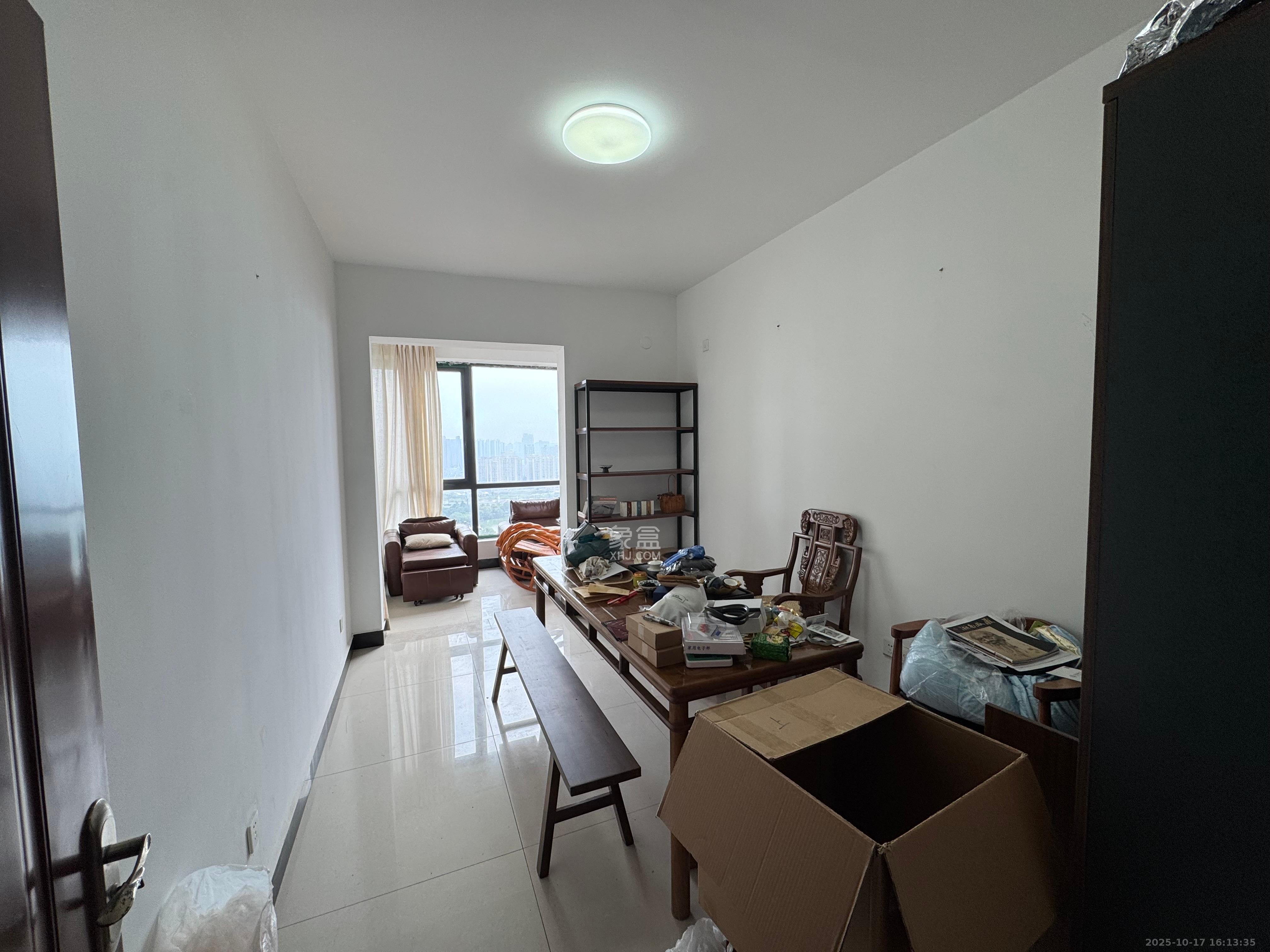 藏珑湖上国际花园  4室2厅2卫    5500.0元/月 藏珑湖上国际花园  4室2厅2卫    5500.0元/月室内图