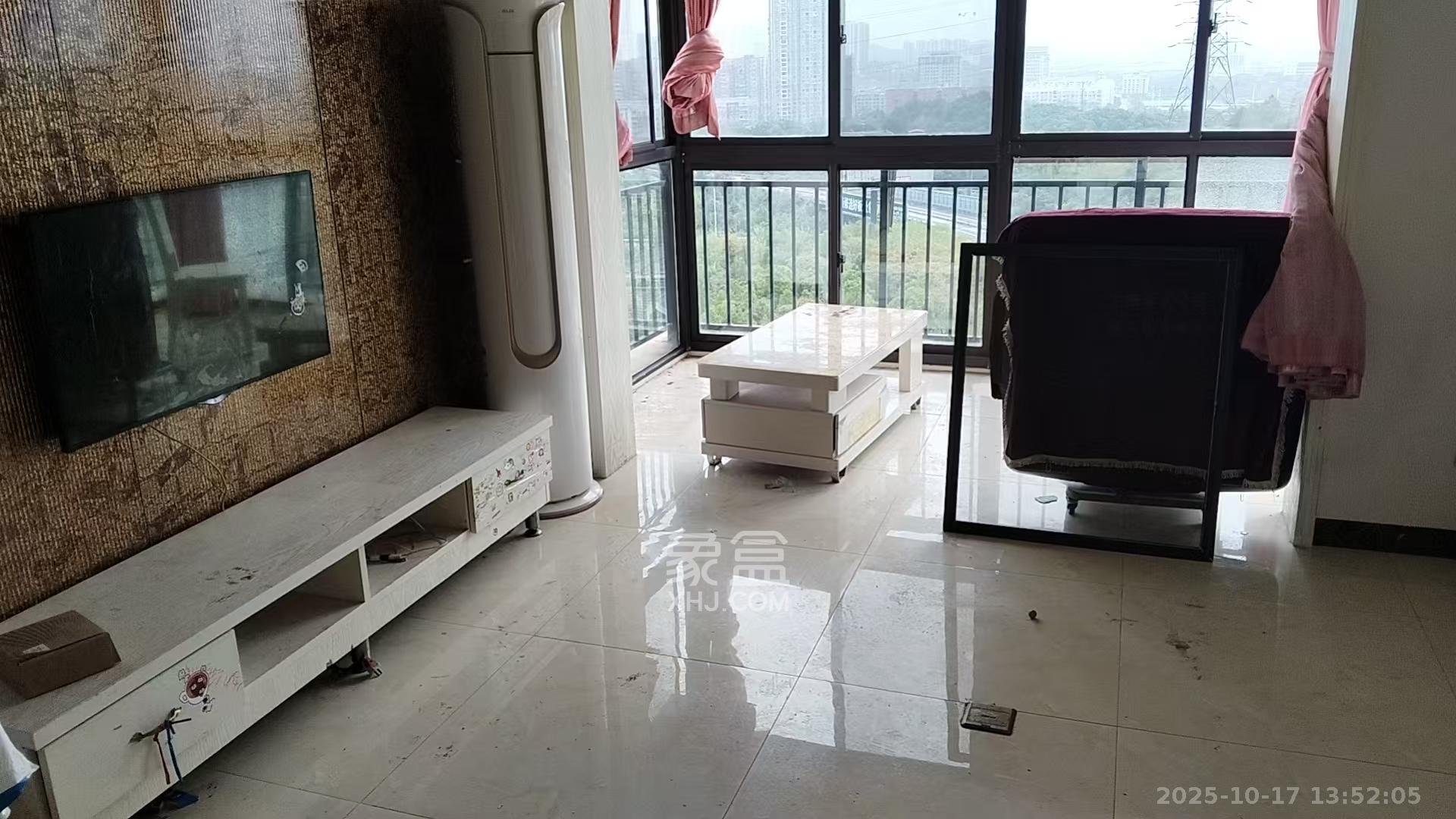 卓越麓山别墅(麓山峰境产权麓山花苑) 2室2厅1卫 1500.0元/月 卓越麓山别墅(麓山峰境产权麓山花苑) 2室2厅1卫 1500.0元/月室内图