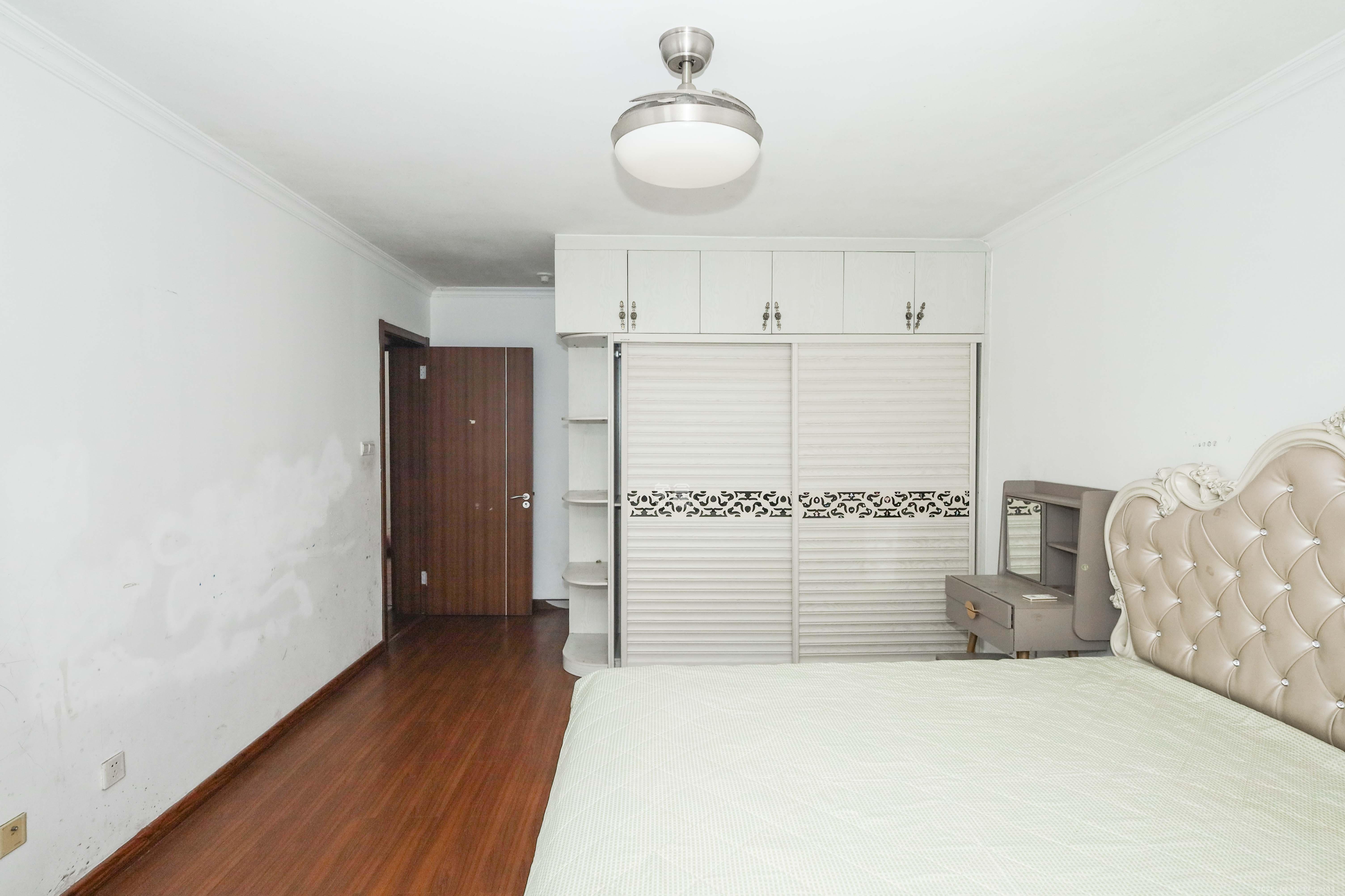 万科城市花园  3室2厅2卫    92.8万 万科城市花园  3室2厅2卫    92.8万卧室