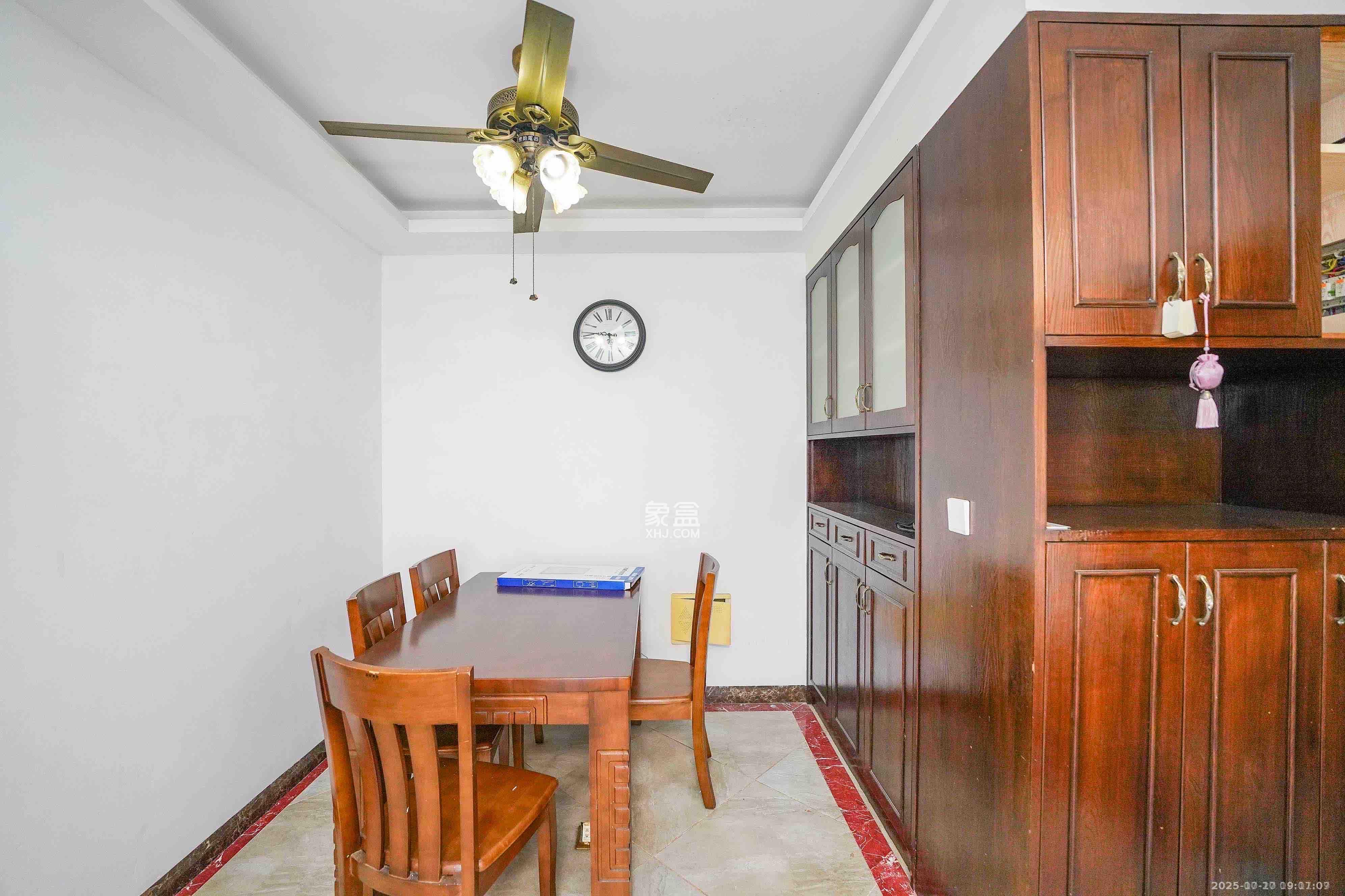 丽发新城 2室2厅2卫 1800.0元/月 丽发新城 2室2厅2卫 1800.0元/月室内图