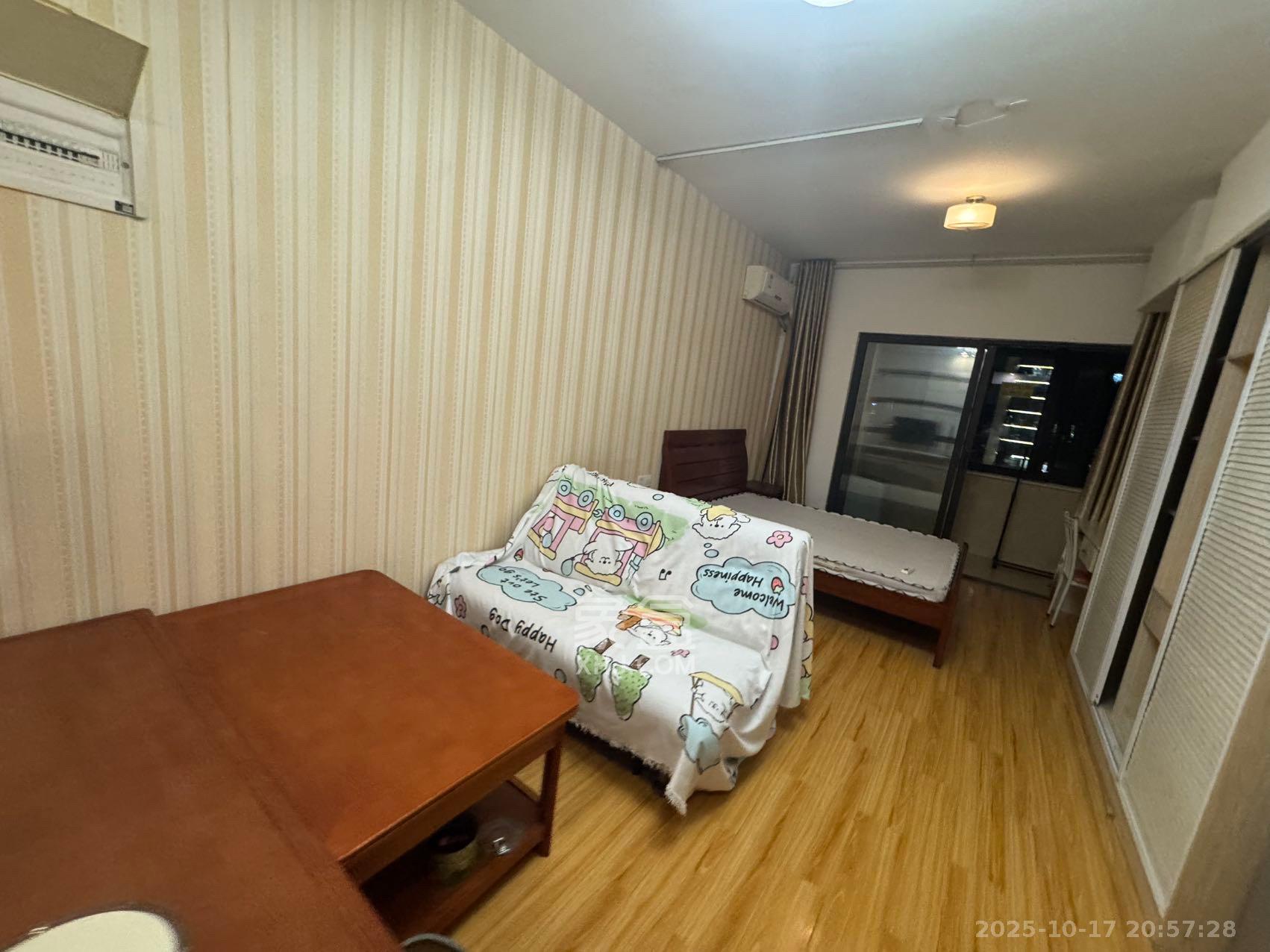 喜盈门范城  2室1厅1卫    1200.0元/月室内图1