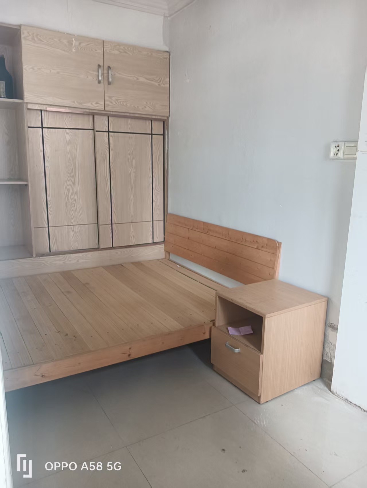 湖景公寓  2室1厅1卫    1300.0元/月室内图