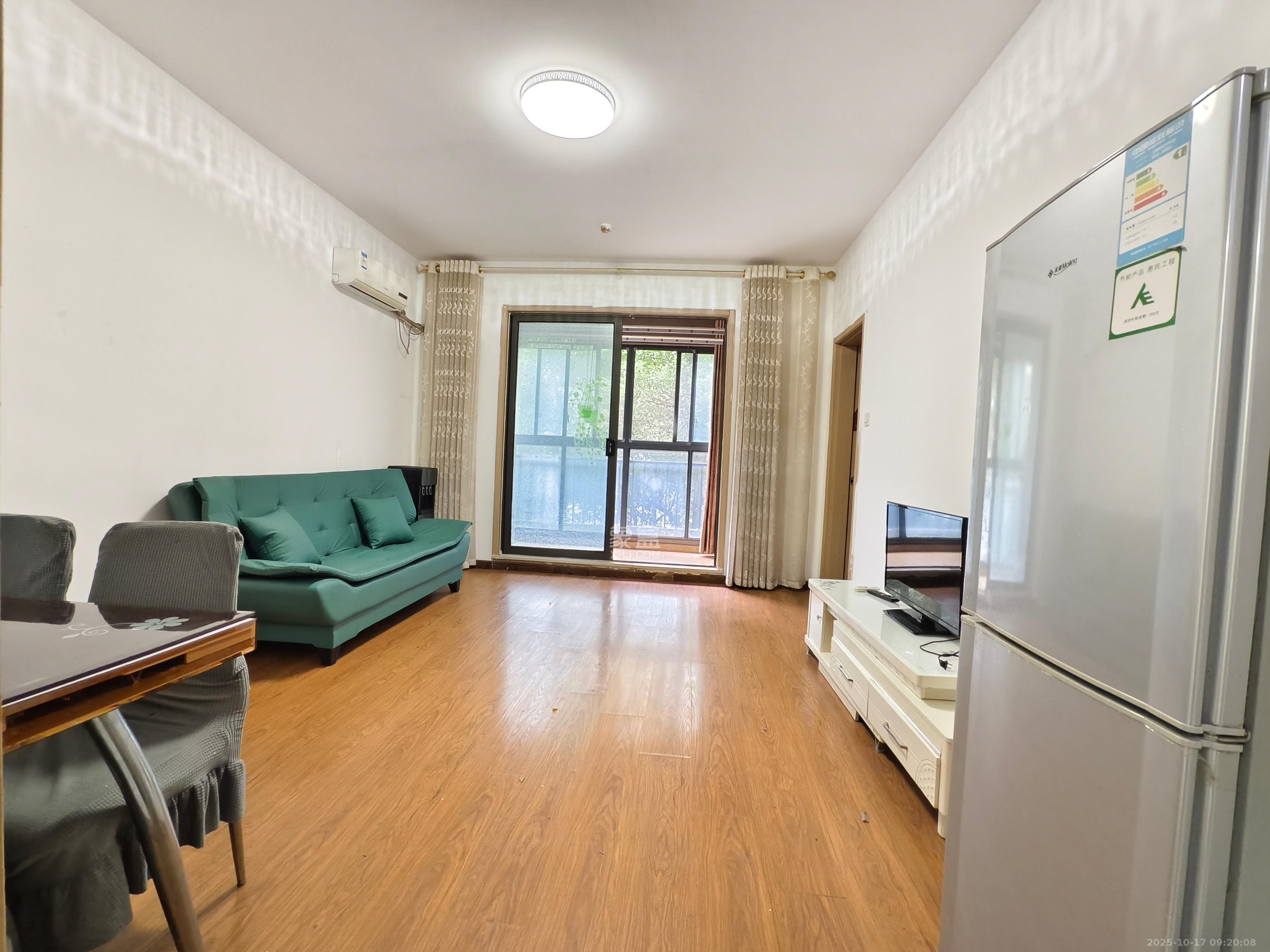 花漾年华(桂花园) 1室1厅1卫 1350.0元/月 花漾年华(桂花园) 1室1厅1卫 1350.0元/月室内图