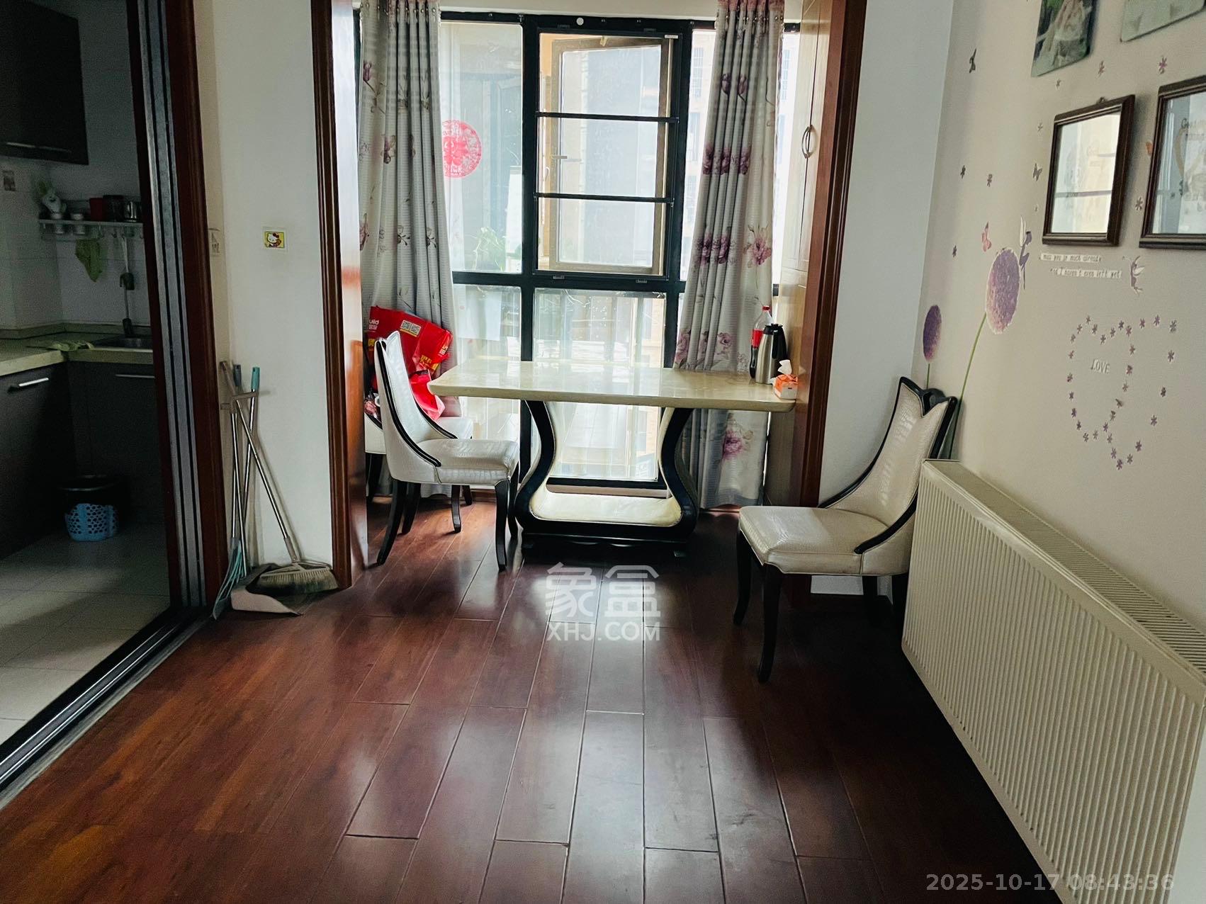 麓谷明珠 3室2厅1卫 3300.0元/月 麓谷明珠 3室2厅1卫 3300.0元/月室内图