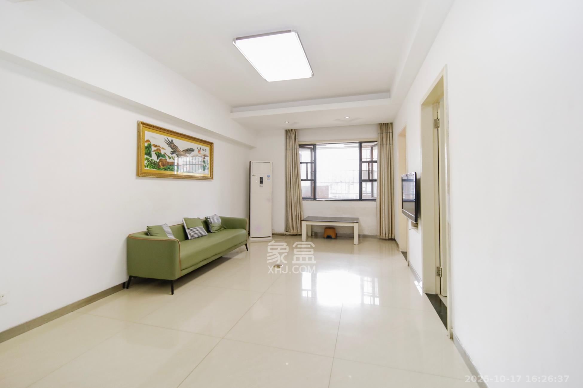 亚商国际  2室2厅1卫    42.8万客厅